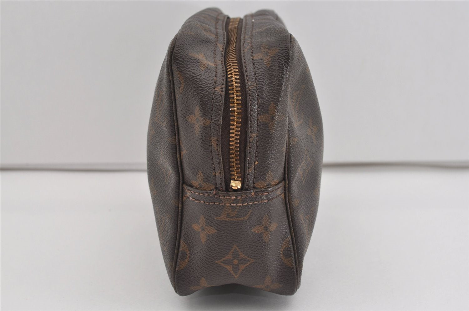 Auth Louis Vuitton Monogram Trousse Toilette 28 Clutch Hand Bag M47522 LV 1551I