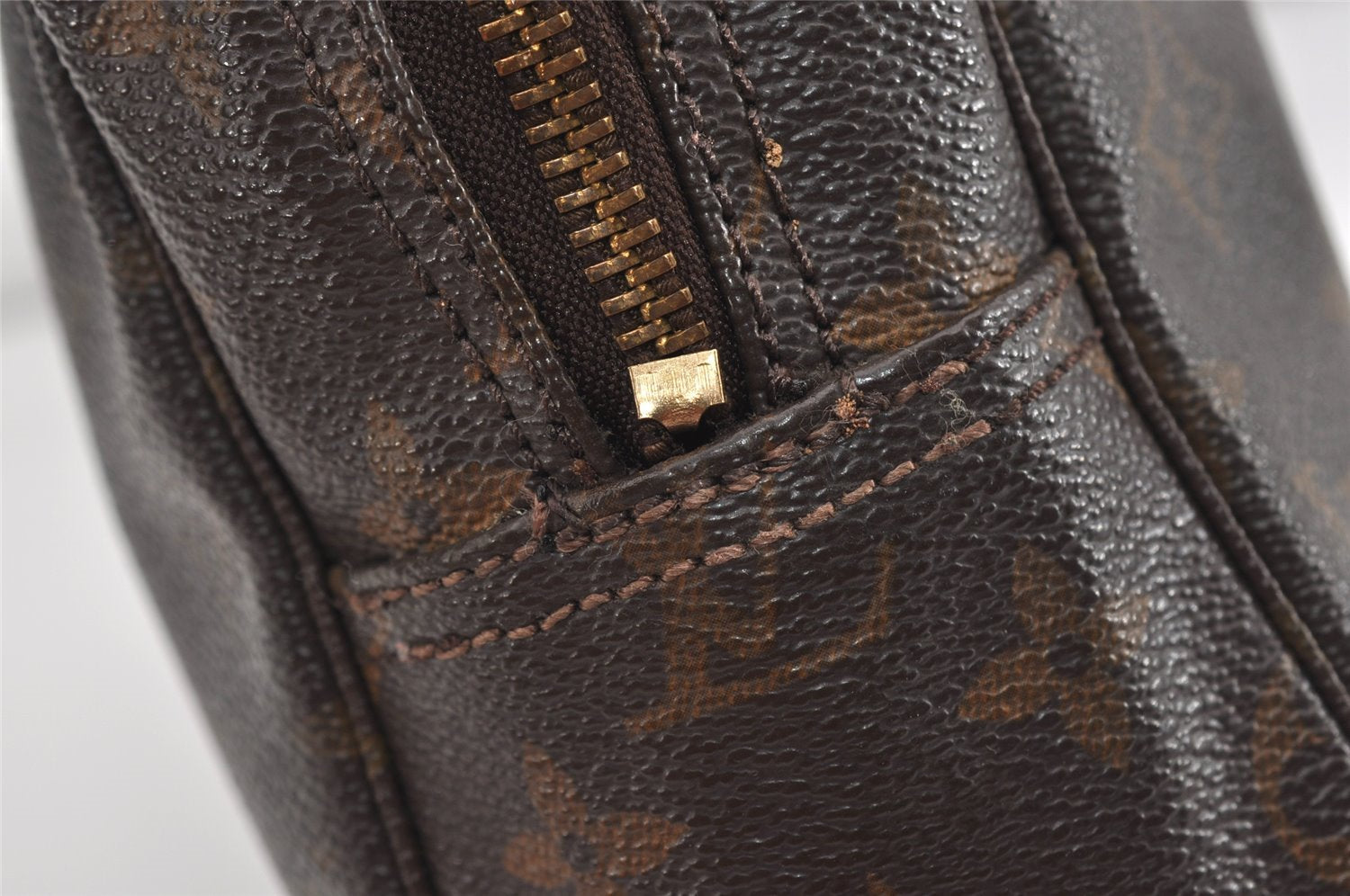 Auth Louis Vuitton Monogram Trousse Toilette 28 Clutch Hand Bag M47522 LV 1551I