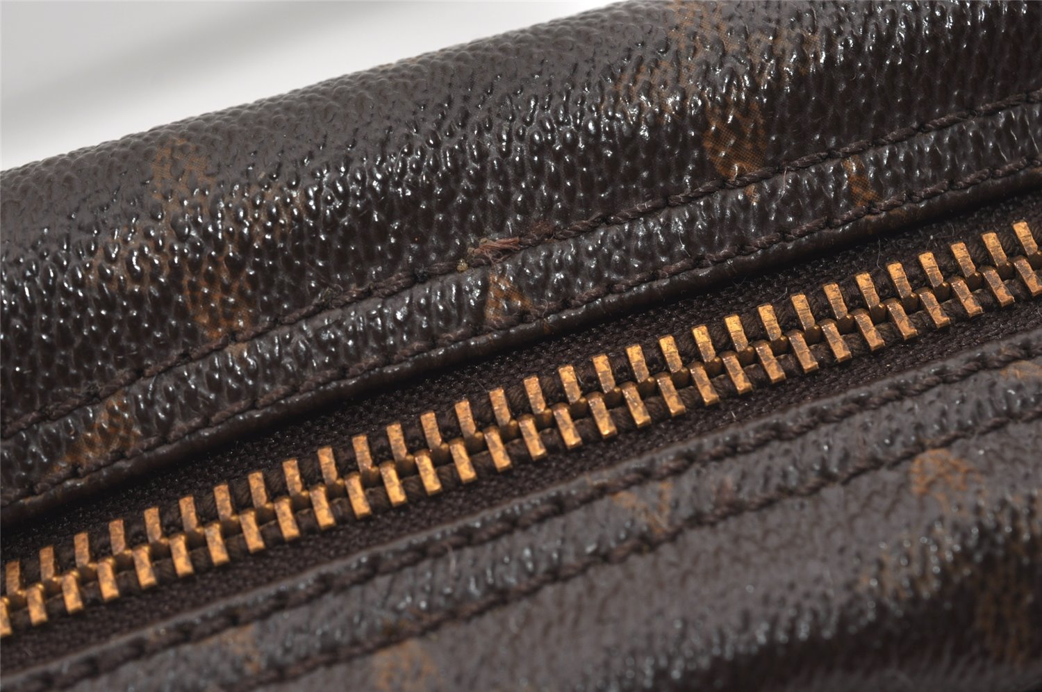 Auth Louis Vuitton Monogram Trousse Toilette 28 Clutch Hand Bag M47522 LV 1551I