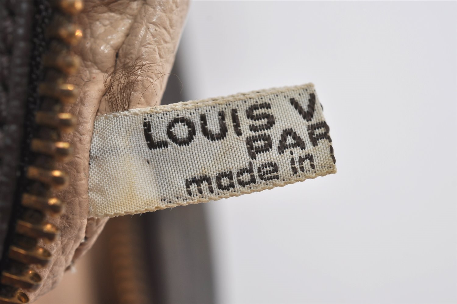 Auth Louis Vuitton Monogram Trousse Toilette 28 Clutch Hand Bag M47522 LV 1551I