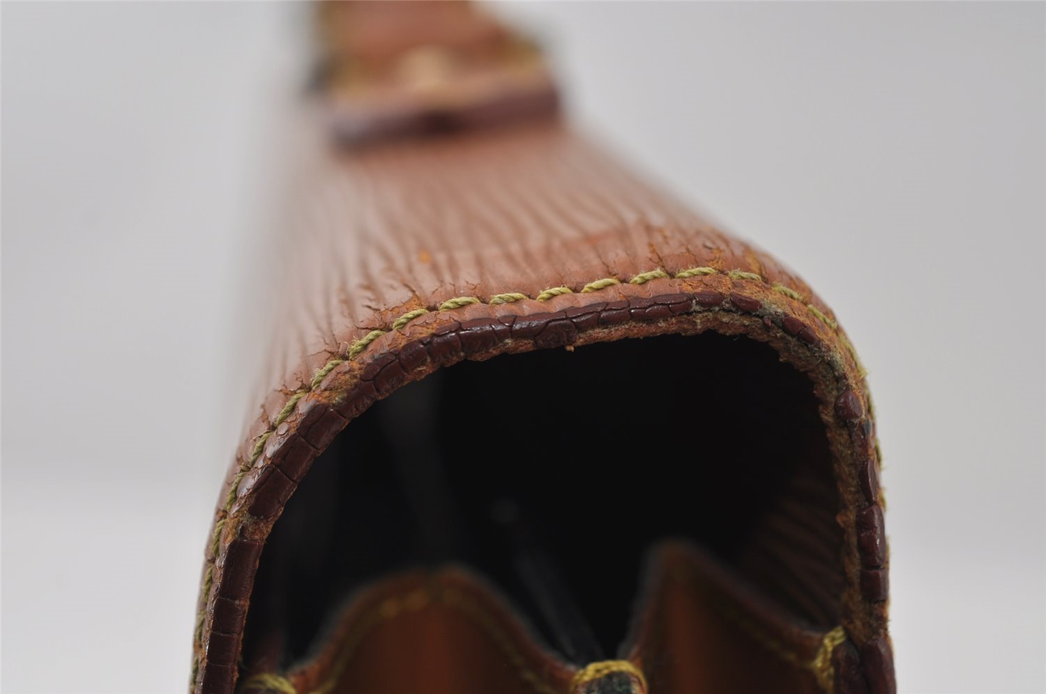 Authentic Louis Vuitton Epi Serviette Conseiller Briefcase Brown M54428 LV 1558I