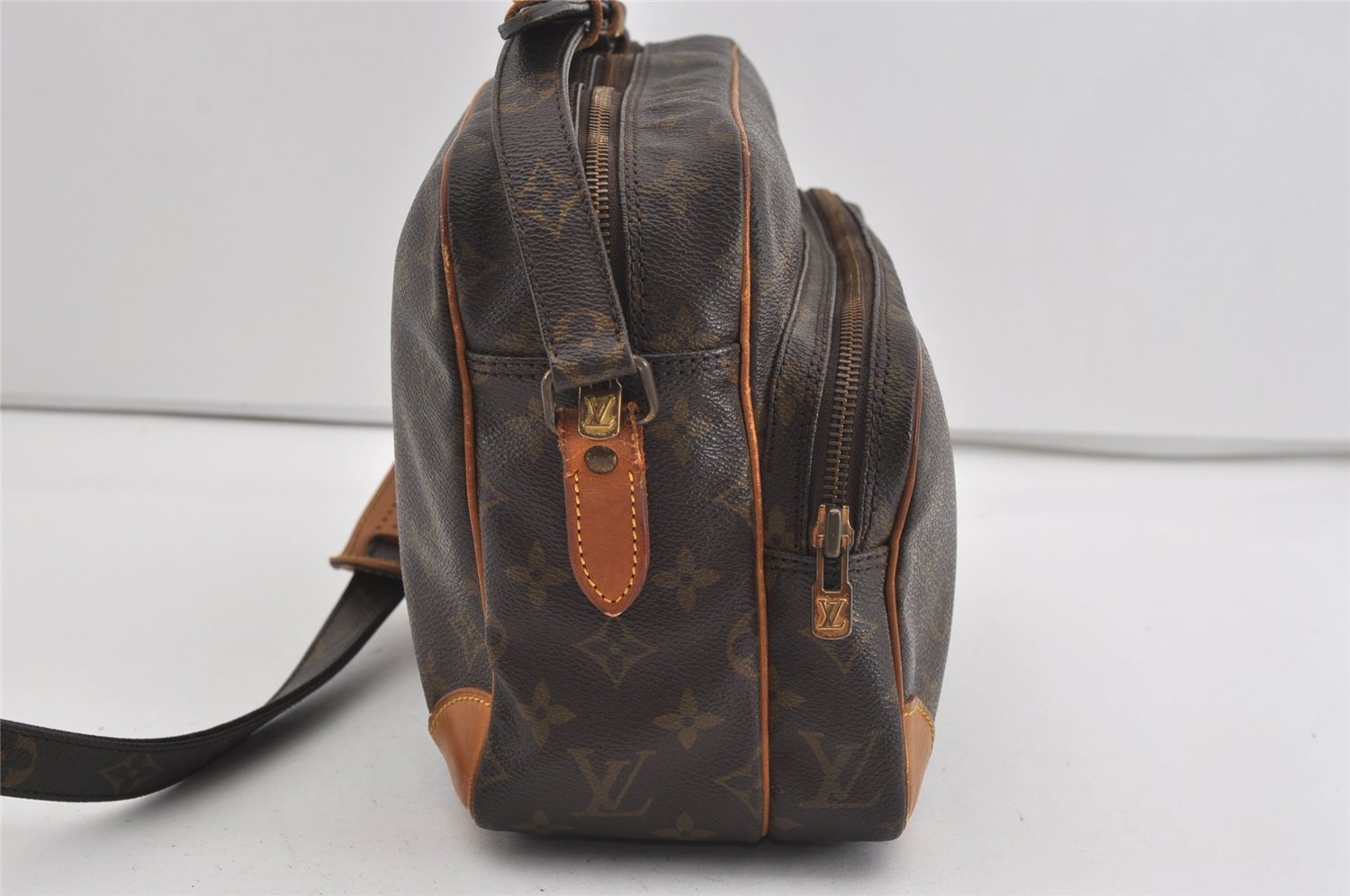 Authentic Louis Vuitton Monogram Nile Shoulder Cross Body Bag M45244 Junk 1560I