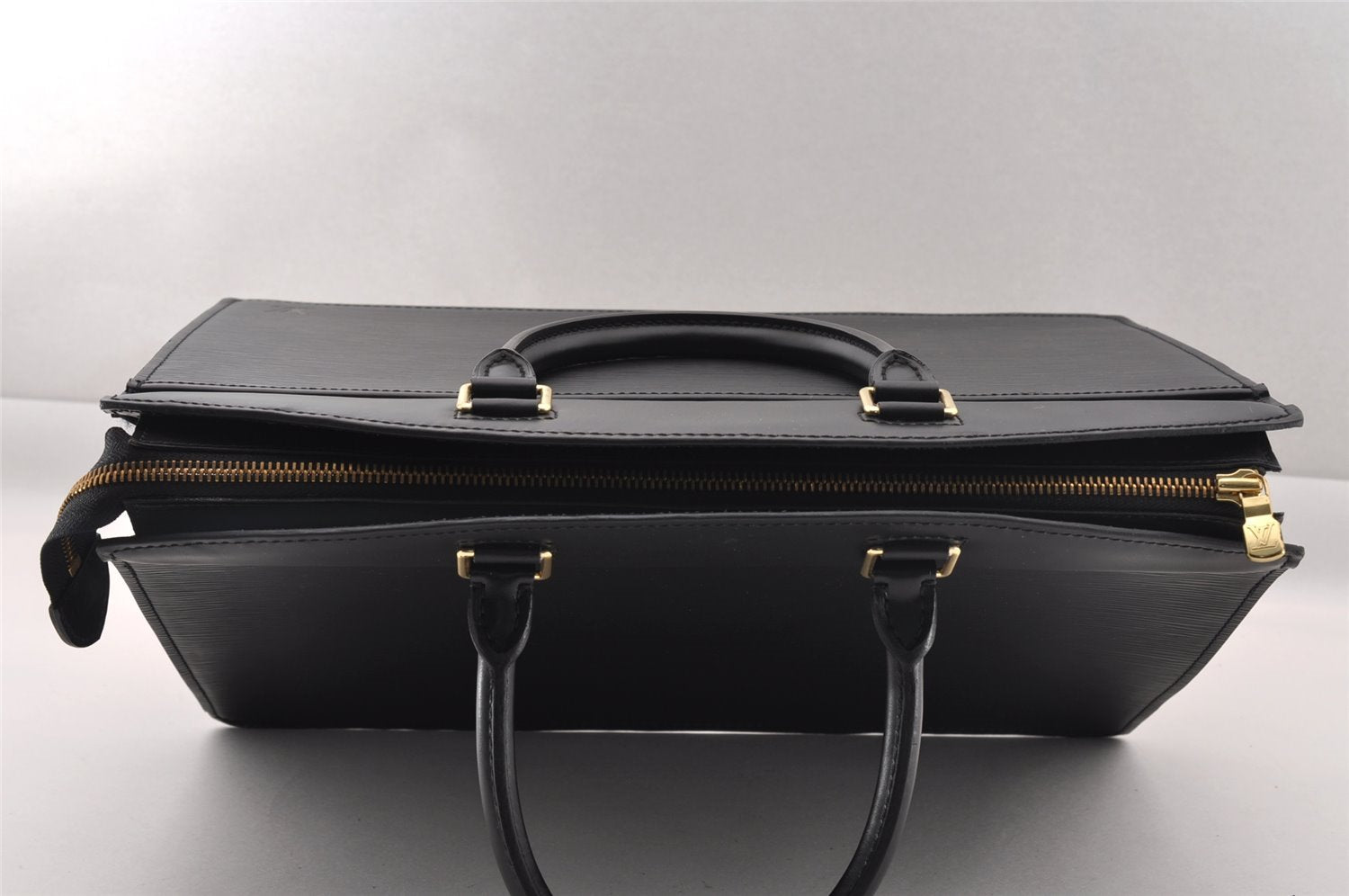 Authentic Louis Vuitton Epi Riviera Hand Bag Black M48182 LV 1567I