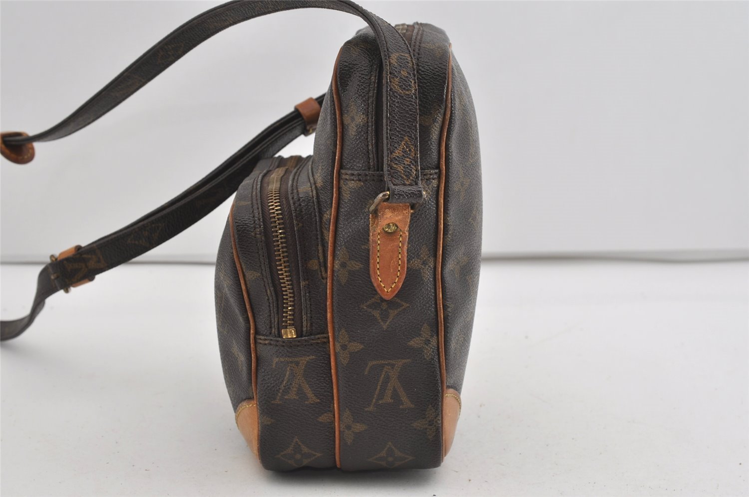 Authentic Louis Vuitton Monogram Amazone Shoulder Cross Body Bag M45236 LV 1576I