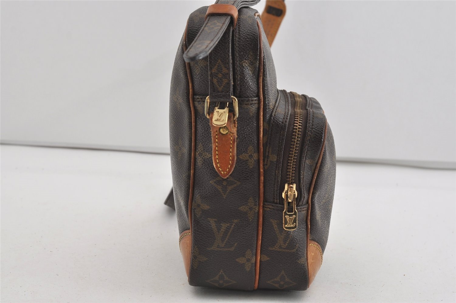 Authentic Louis Vuitton Monogram Amazone Shoulder Cross Body Bag M45236 LV 1576I