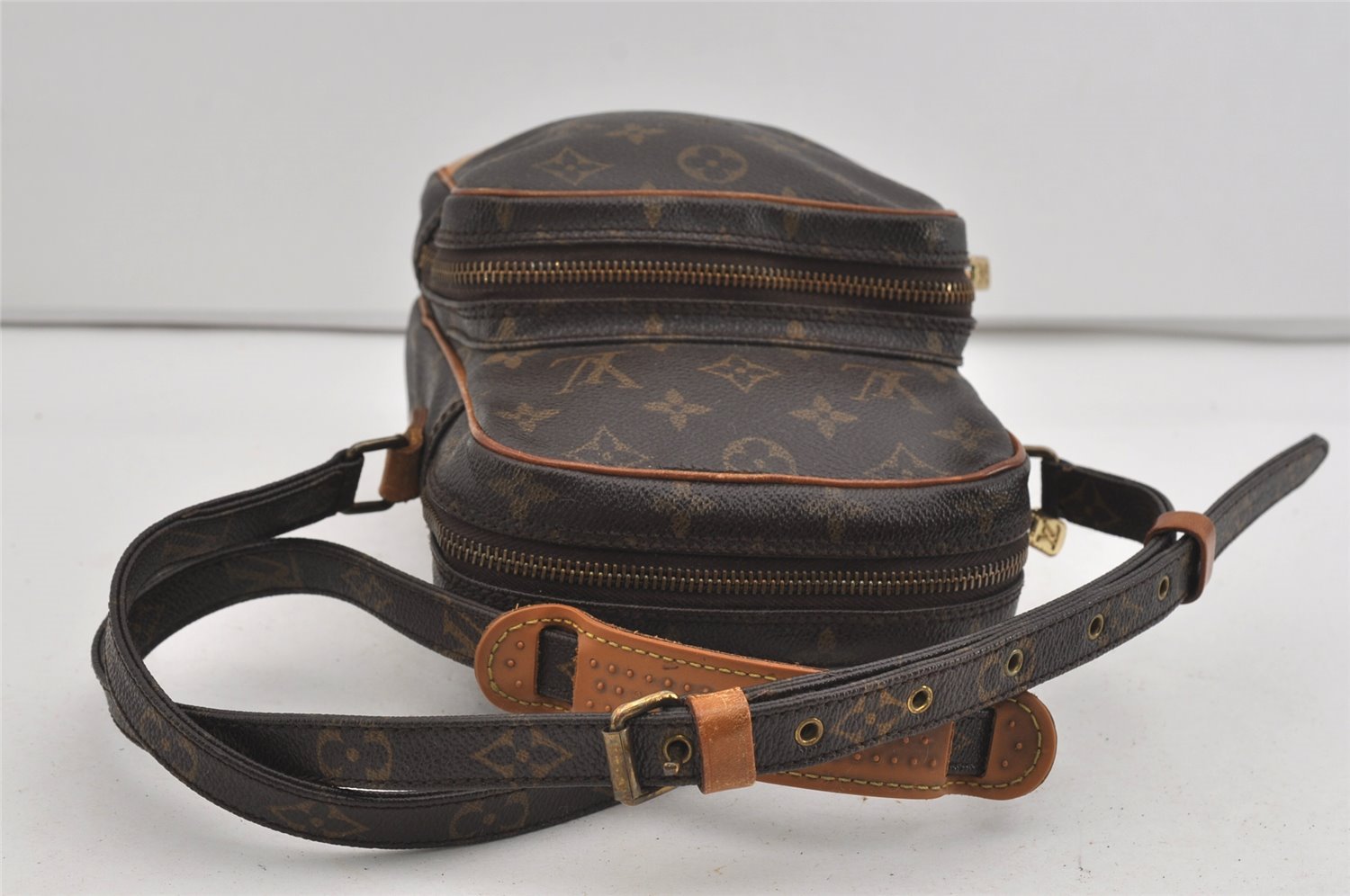 Authentic Louis Vuitton Monogram Amazone Shoulder Cross Body Bag M45236 LV 1576I