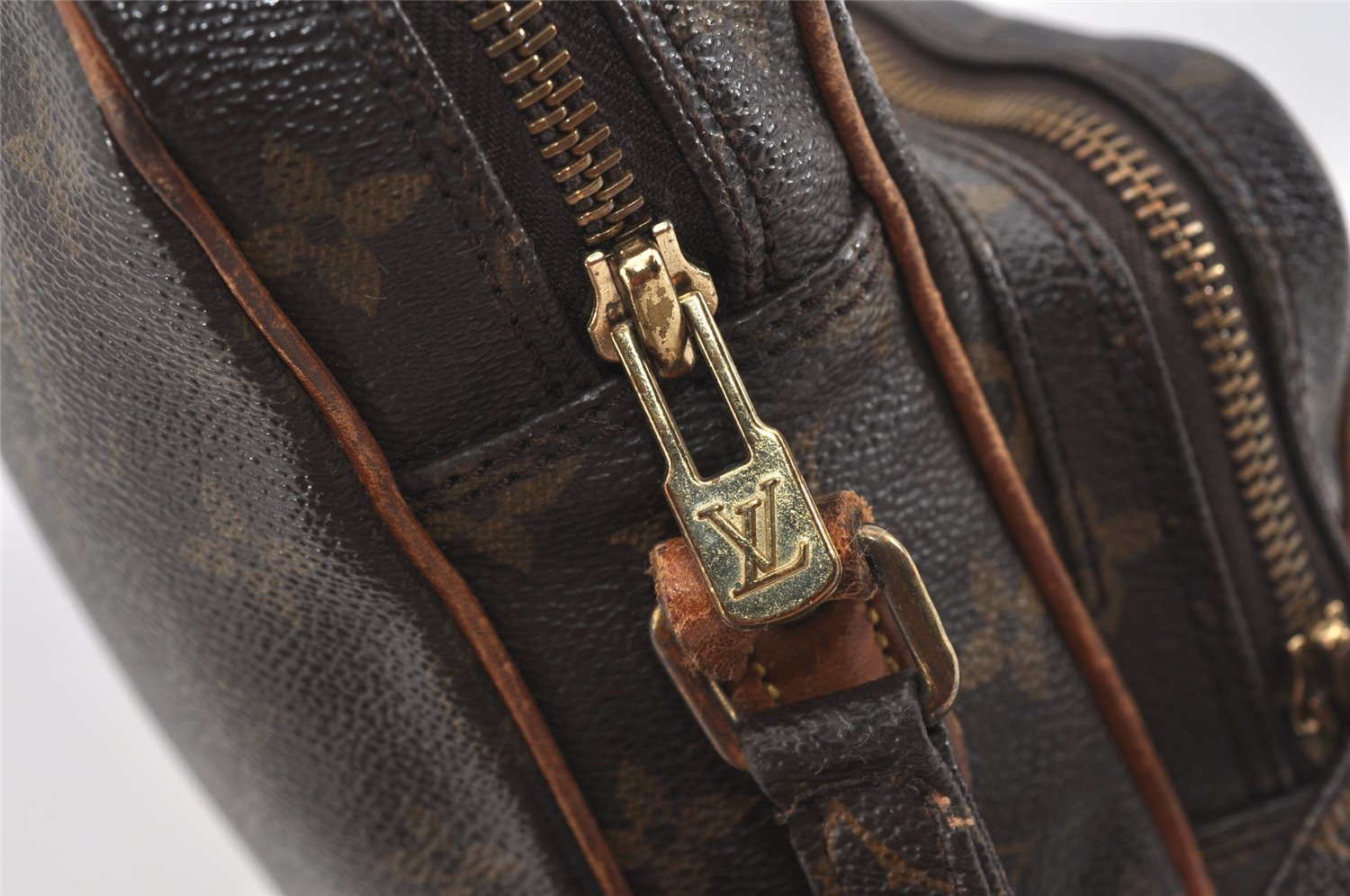 Authentic Louis Vuitton Monogram Amazone Shoulder Cross Body Bag M45236 LV 1576I