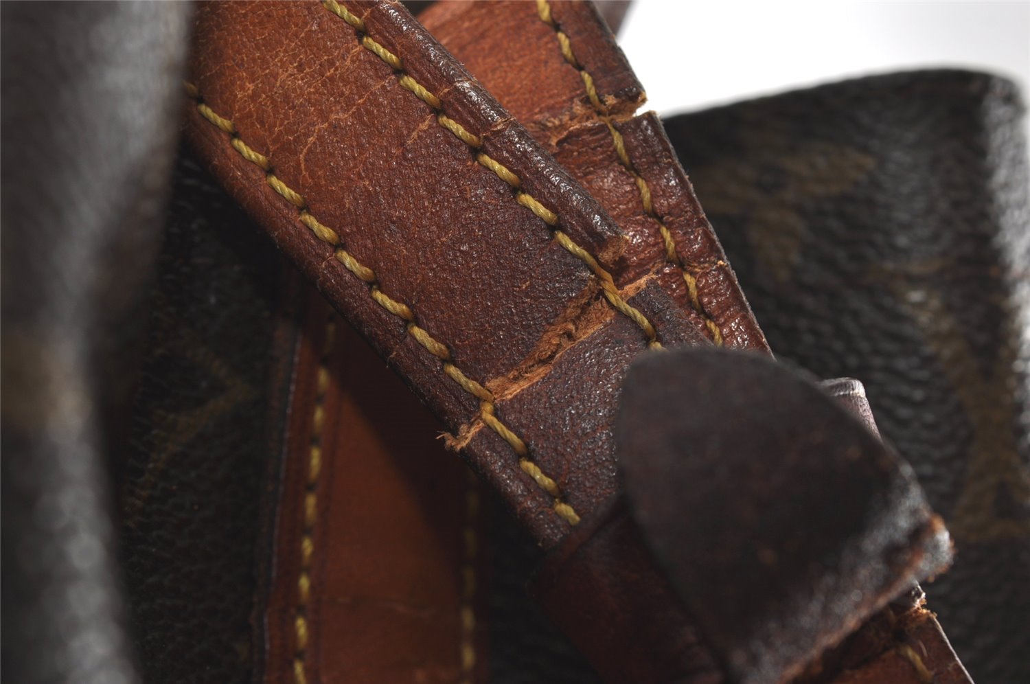 Authentic Louis Vuitton Monogram Randonnee GM Shoulder Bag M42244 LV Junk 1577I