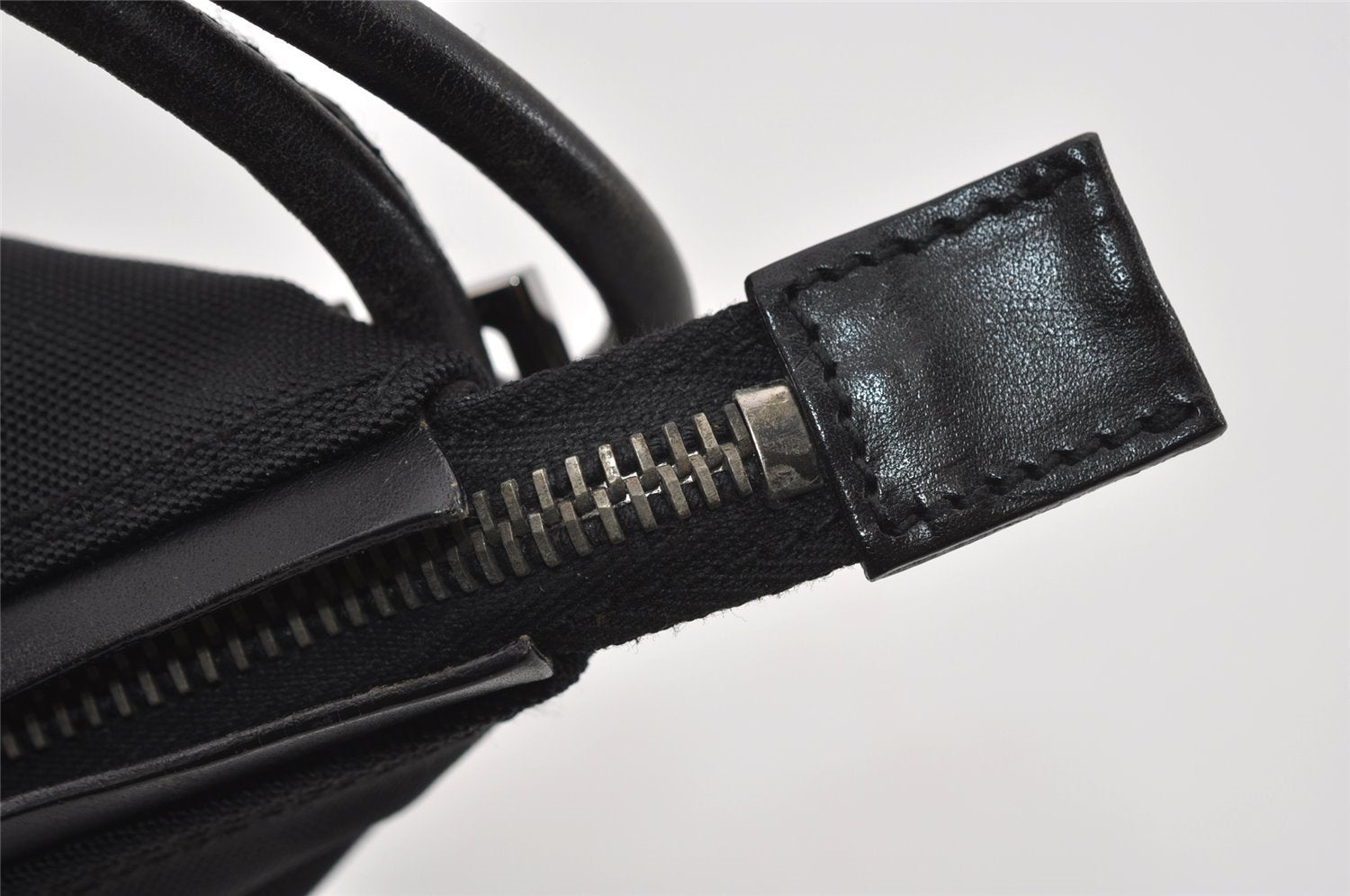 Authentic GUCCI Vintage Shoulder Bag Purse Nylon Leather 0013766 Black  1608I