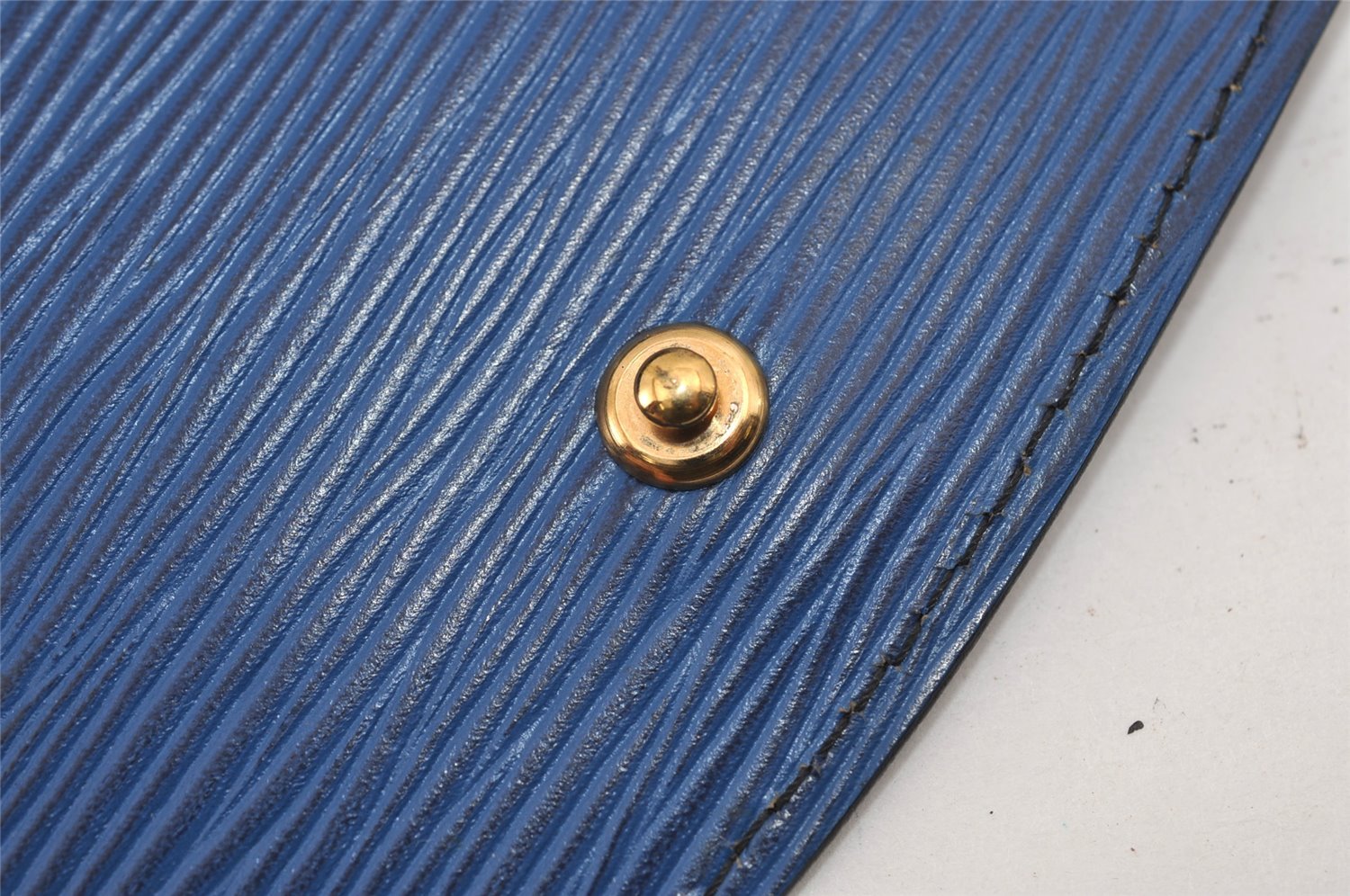 Authentic Louis Vuitton Epi Montaigne 27 Clutch Hand Bag Blue M52655 LV 1619I