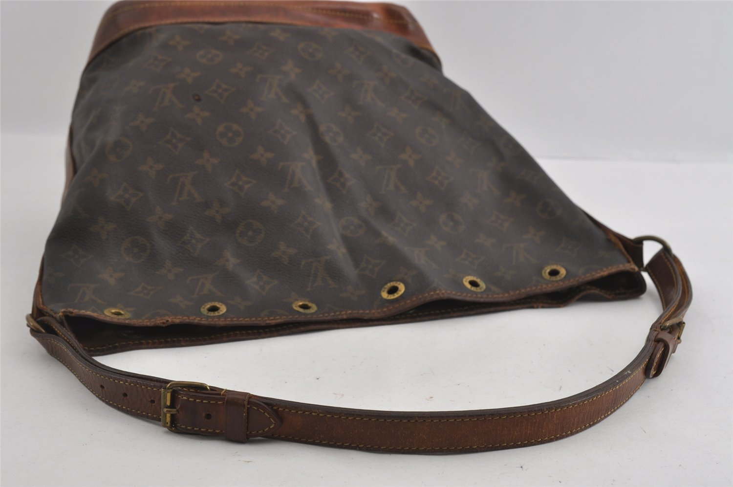 Authentic Louis Vuitton Monogram Noe Shoulder Drawstring Bag M42224 LV 1636I