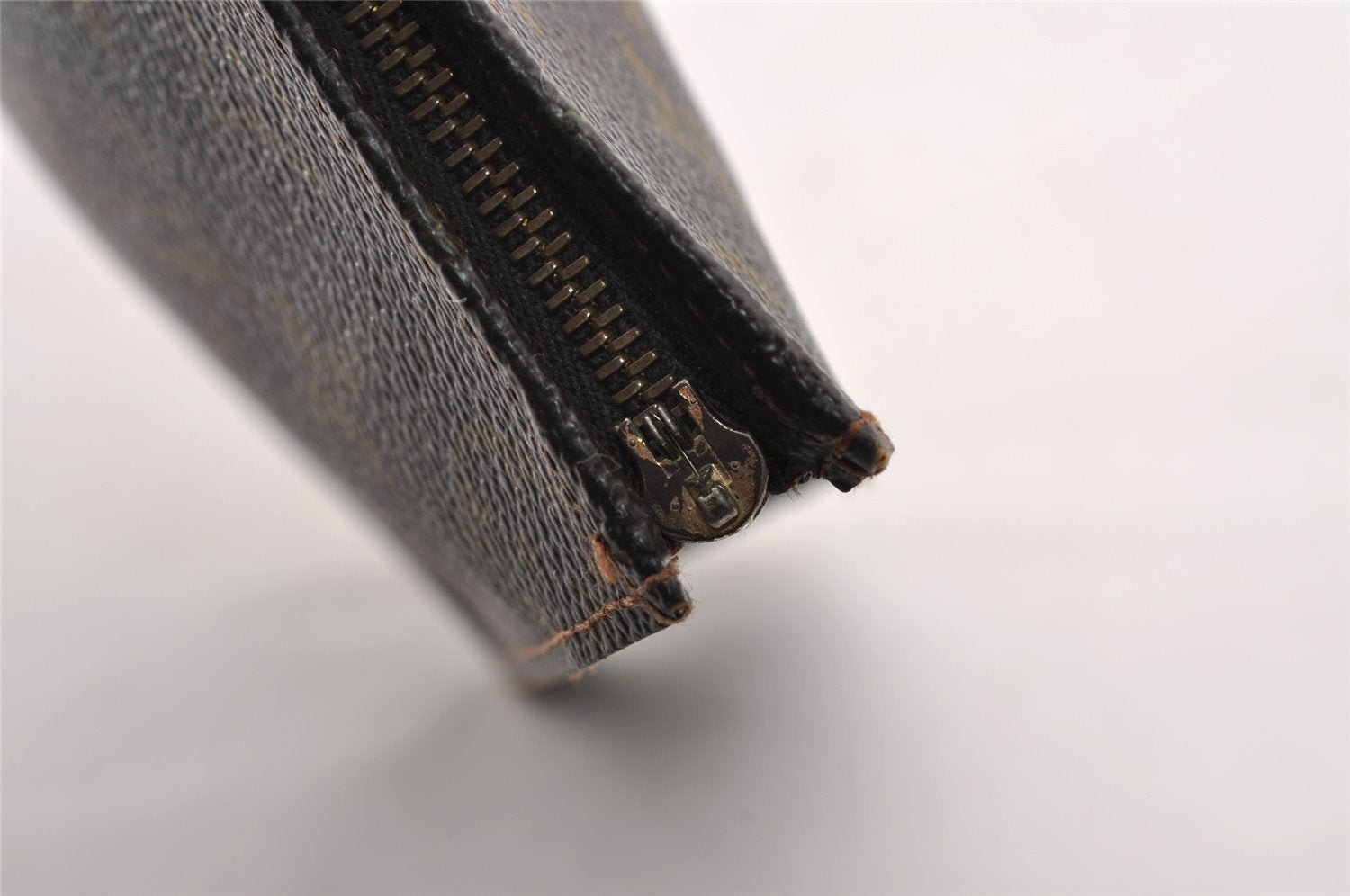 Authentic Louis Vuitton Monogram Poche Toilette 26 Pouch Old Model Junk 1642I