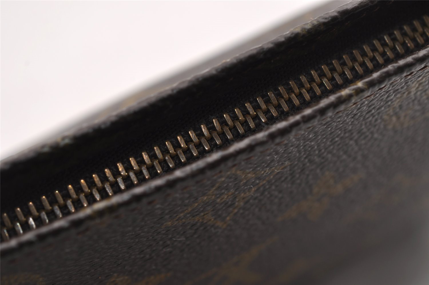 Authentic Louis Vuitton Monogram Poche Toilette 26 Pouch Old Model Junk 1642I