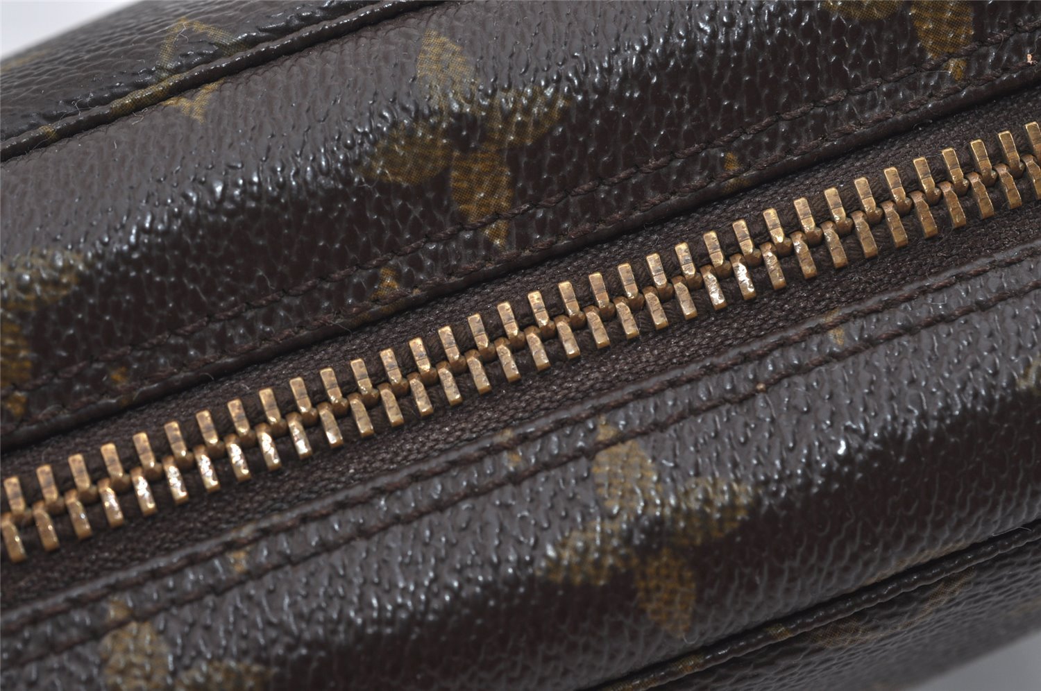 Auth Louis Vuitton Monogram Trousse Toilette 23 Clutch Hand Bag Old Model 1643I