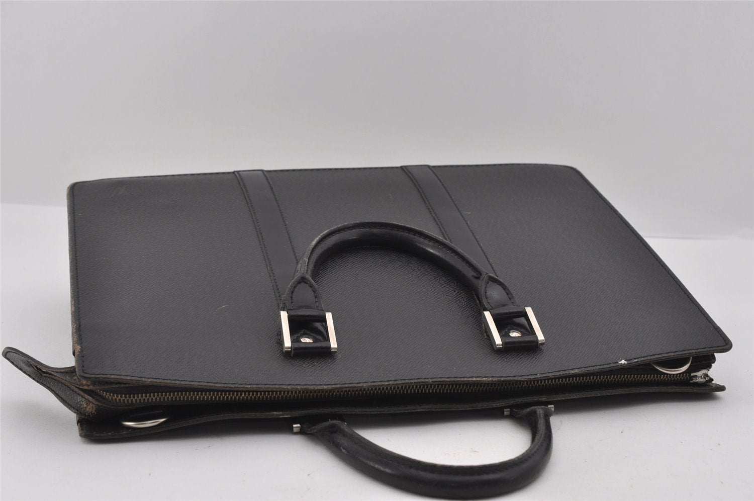 Auth Louis Vuitton Taiga Porte Documents Lozan Briefcase M30052 Black Junk 1646I