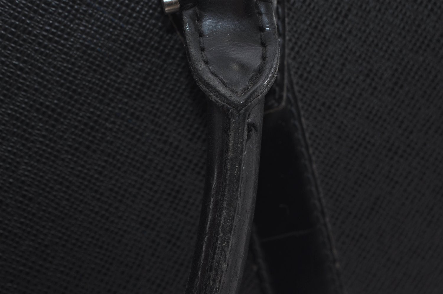 Auth Louis Vuitton Taiga Porte Documents Lozan Briefcase M30052 Black Junk 1646I