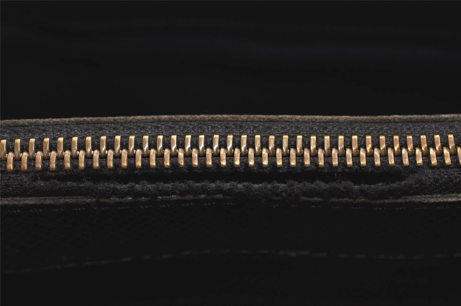 Auth Louis Vuitton Taiga Porte Documents Lozan Briefcase M30052 Black Junk 1646I