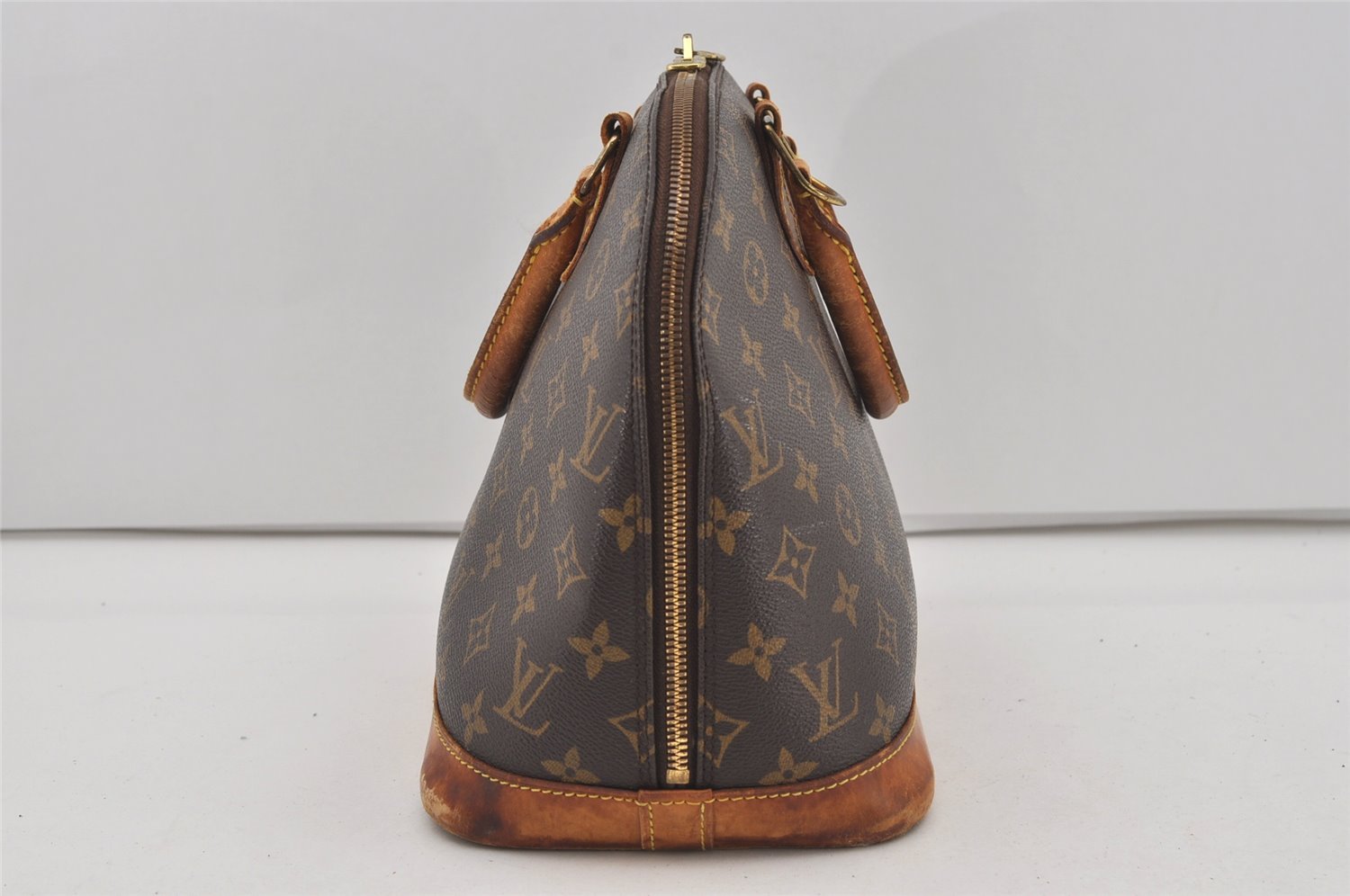 Authentic Louis Vuitton Monogram Alma Hand Bag Purse M51130 LV 1652I