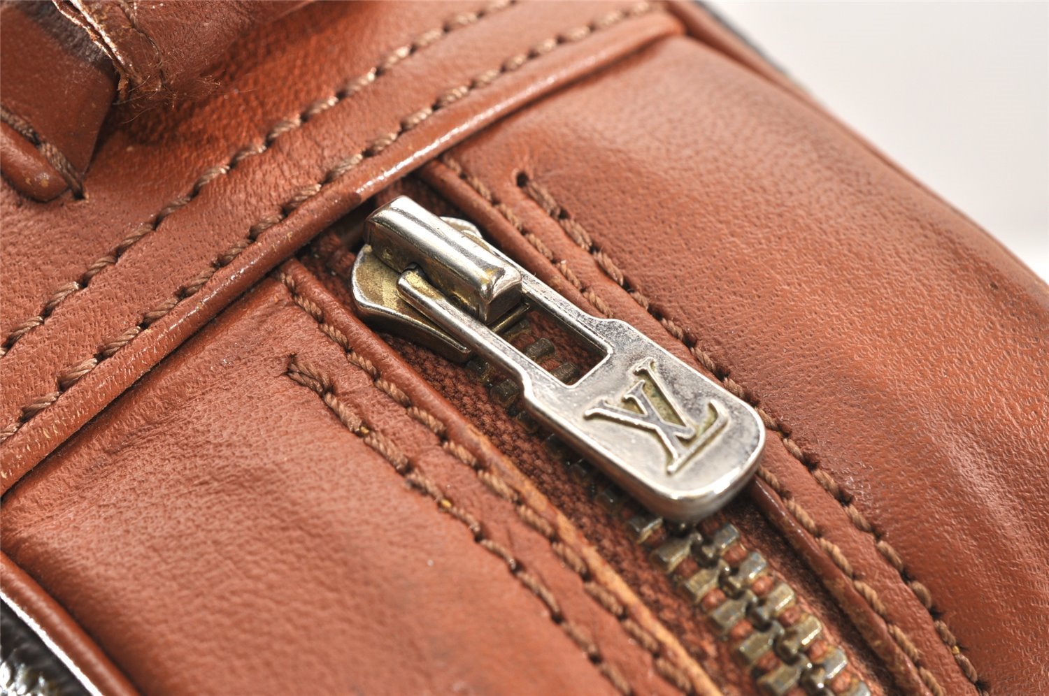 Authentic Louis Vuitton Monogram Sac Bandouliere 30 Shoulder Bag M51364 LV 1656I