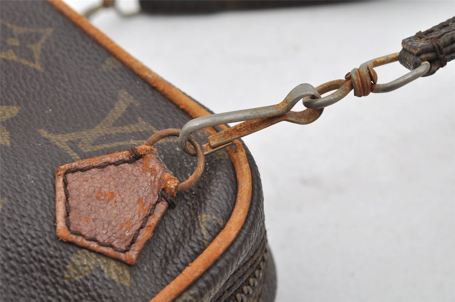 Authentic Louis Vuitton Monogram Danube Shoulder Cross Bag Old Model LV 1657I