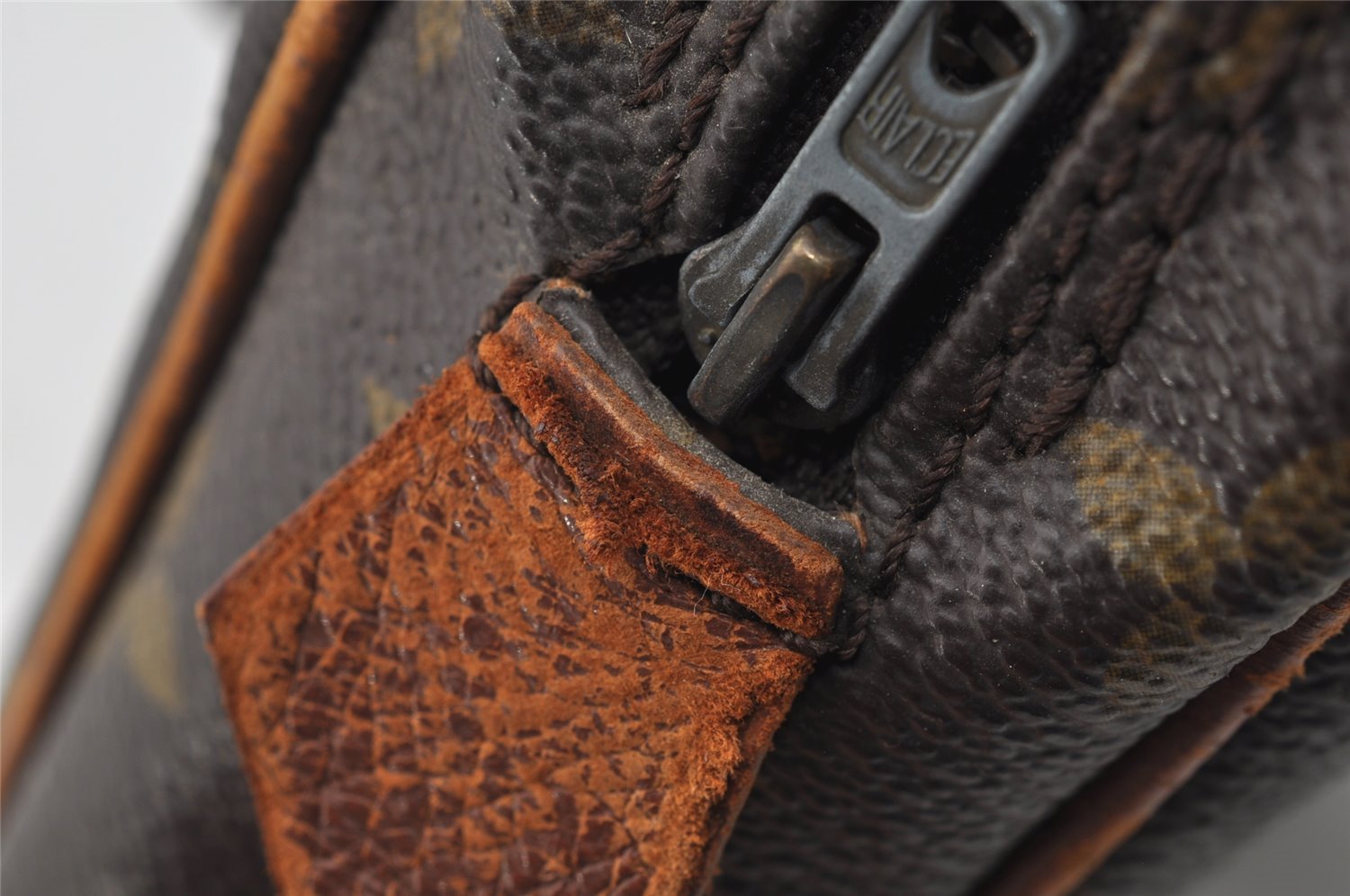 Authentic Louis Vuitton Monogram Danube Shoulder Cross Bag Old Model LV 1657I