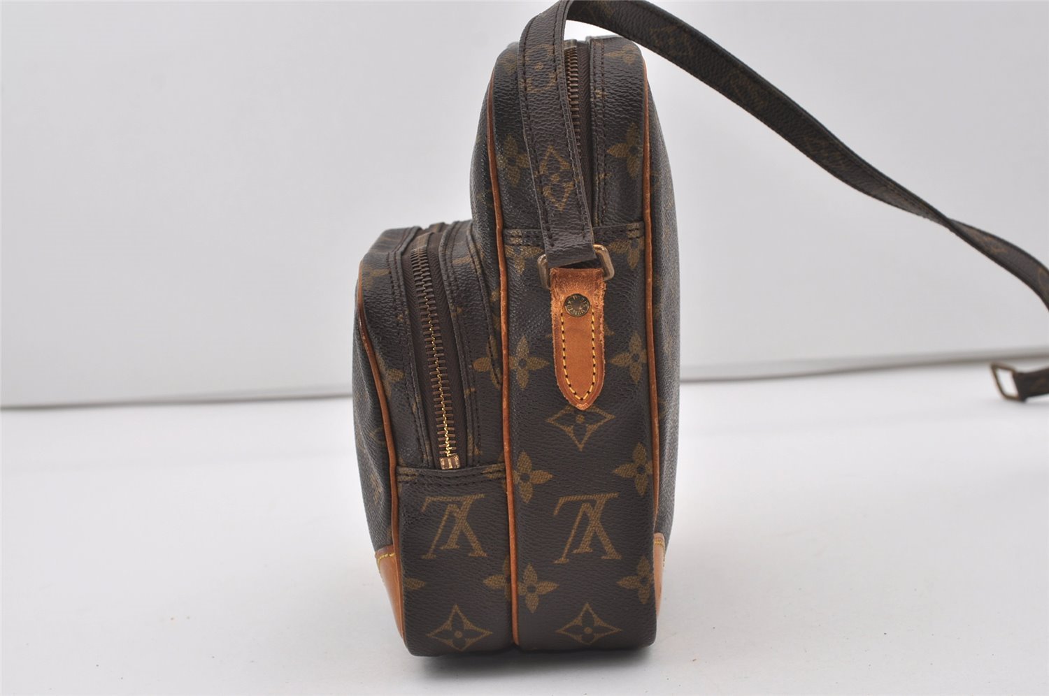 Authentic Louis Vuitton Monogram Amazone Shoulder Cross Bag M45236 LV Junk 1680I
