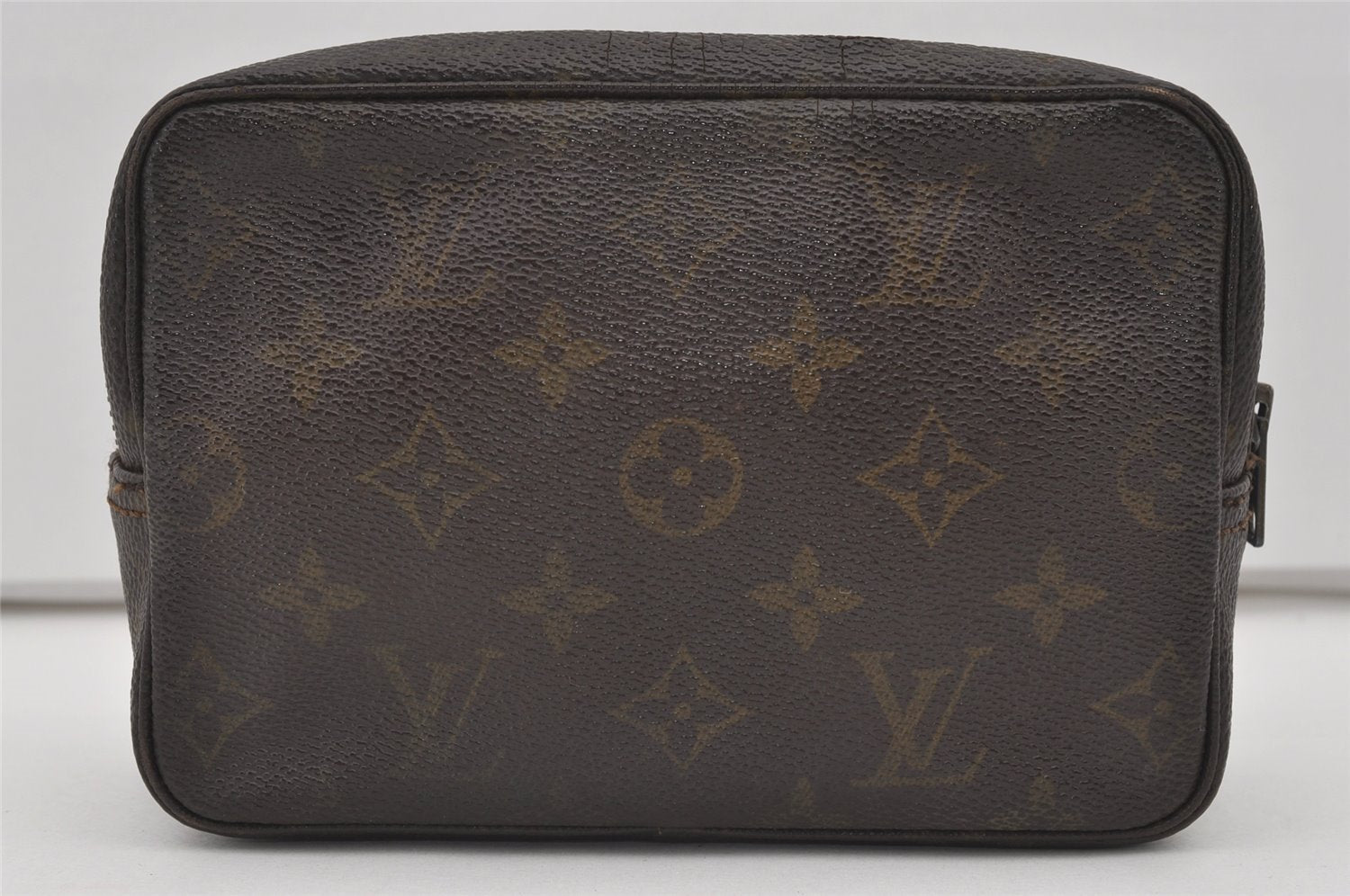 Auth Louis Vuitton Monogram Trousse Toilette 18 Clutch Hand Bag Old Model 1682I