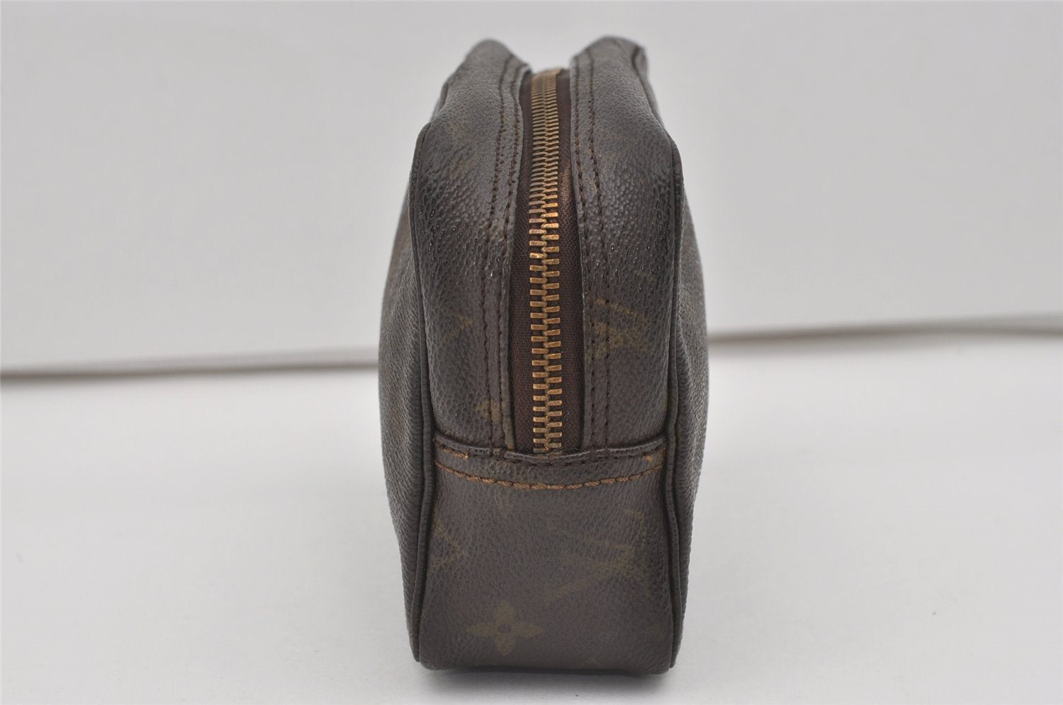 Auth Louis Vuitton Monogram Trousse Toilette 18 Clutch Hand Bag Old Model 1682I