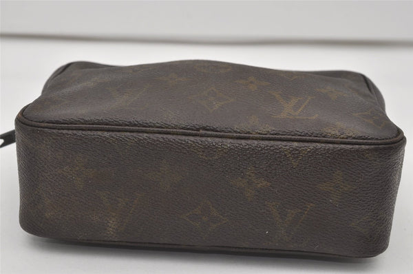 Auth Louis Vuitton Monogram Trousse Toilette 18 Clutch Hand Bag Old Model 1682I