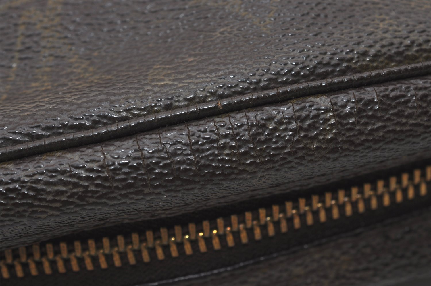 Auth Louis Vuitton Monogram Trousse Toilette 18 Clutch Hand Bag Old Model 1682I