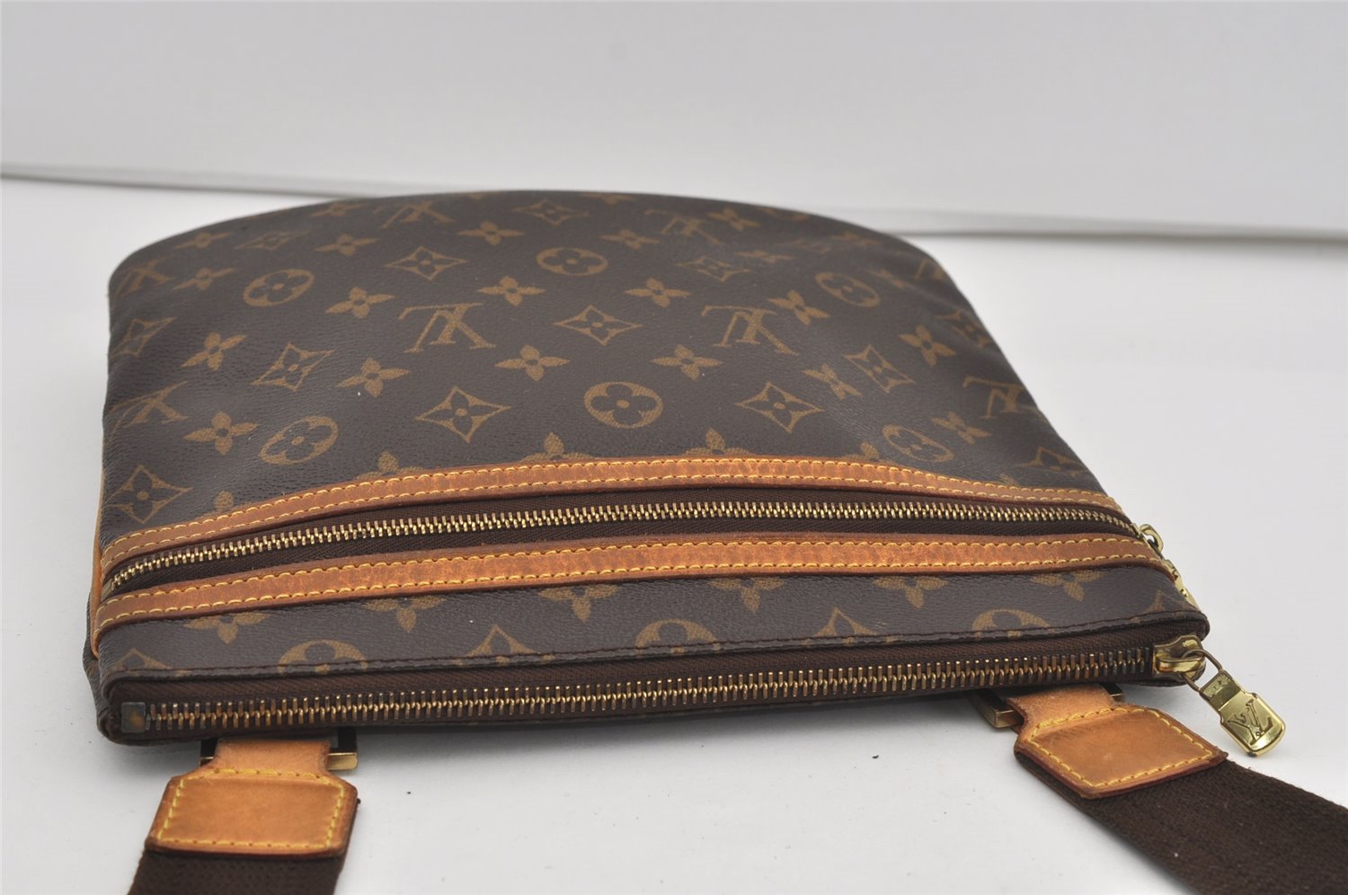 Auth Louis Vuitton Monogram Pochette Bosphore Shoulder Cross Bag M40044 LV 1686I