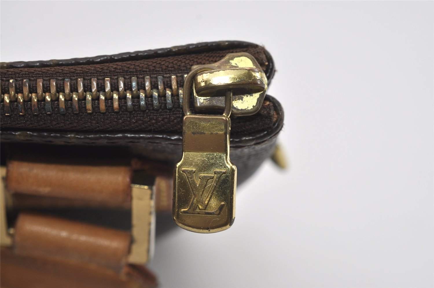 Auth Louis Vuitton Monogram Pochette Bosphore Shoulder Cross Bag M40044 LV 1686I