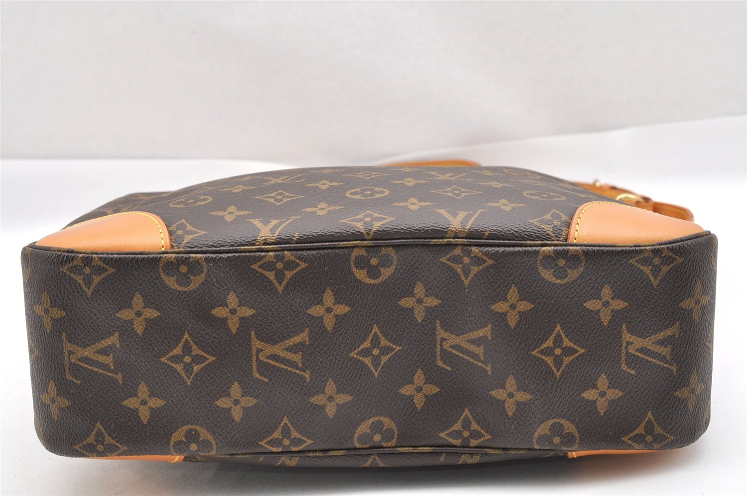Authentic Louis Vuitton Monogram Boulogne 30 Shoulder Cross Bag M52165 LV 1689I