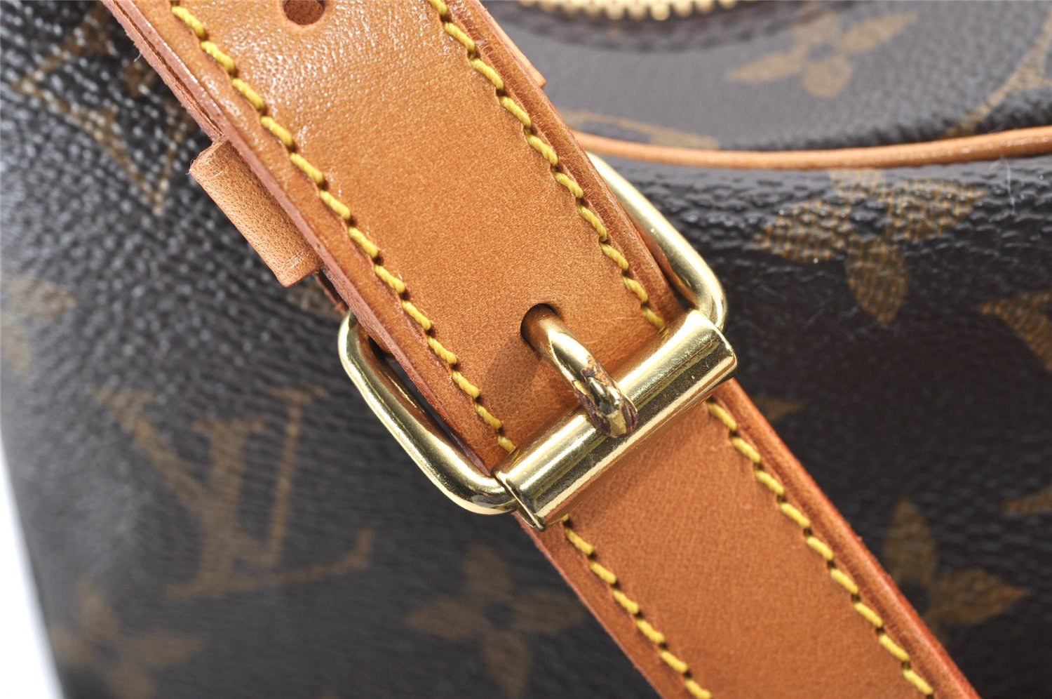 Authentic Louis Vuitton Monogram Boulogne 30 Shoulder Cross Bag M52165 LV 1689I