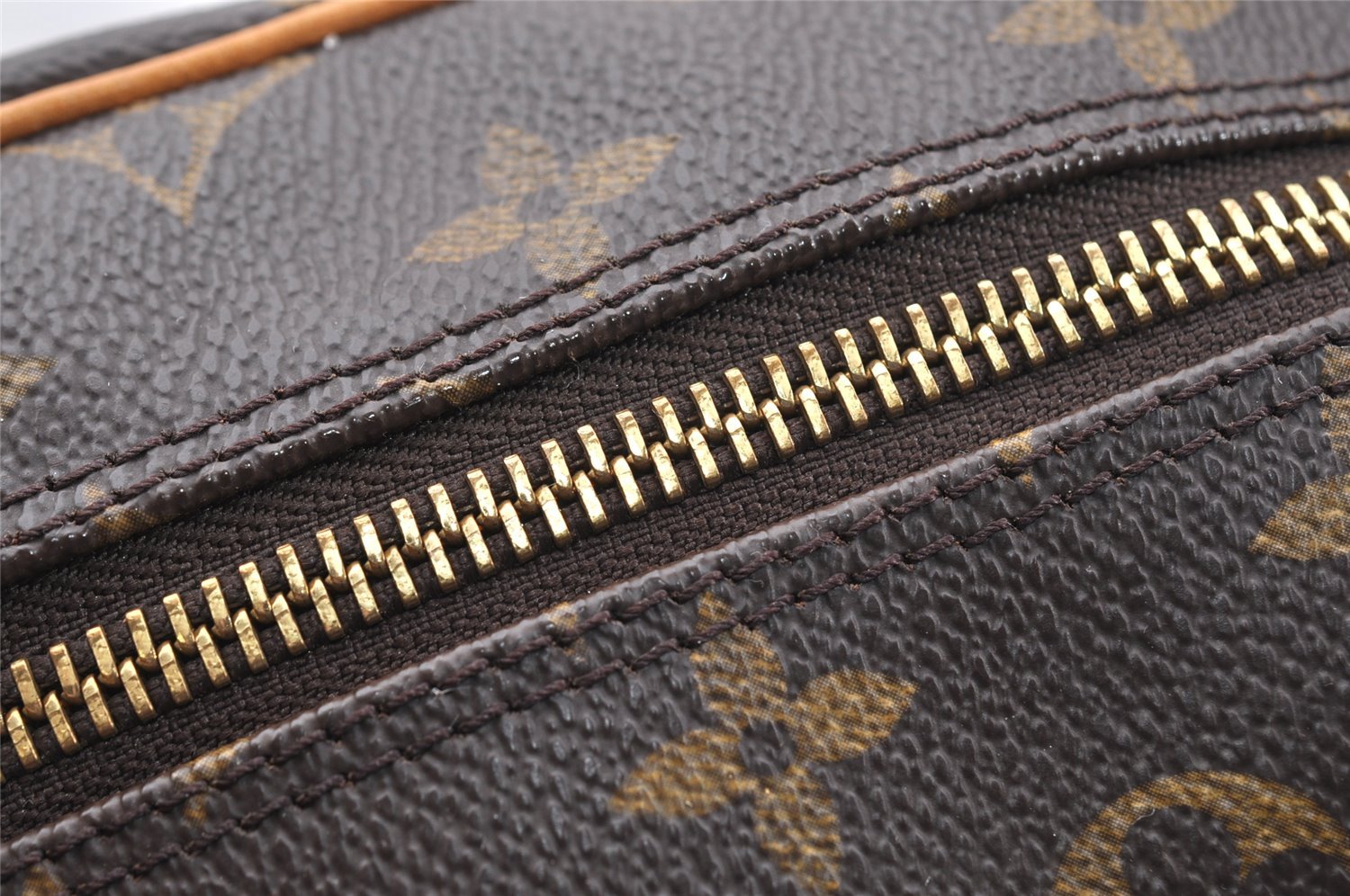 Authentic Louis Vuitton Monogram Boulogne 30 Shoulder Cross Bag M52165 LV 1689I