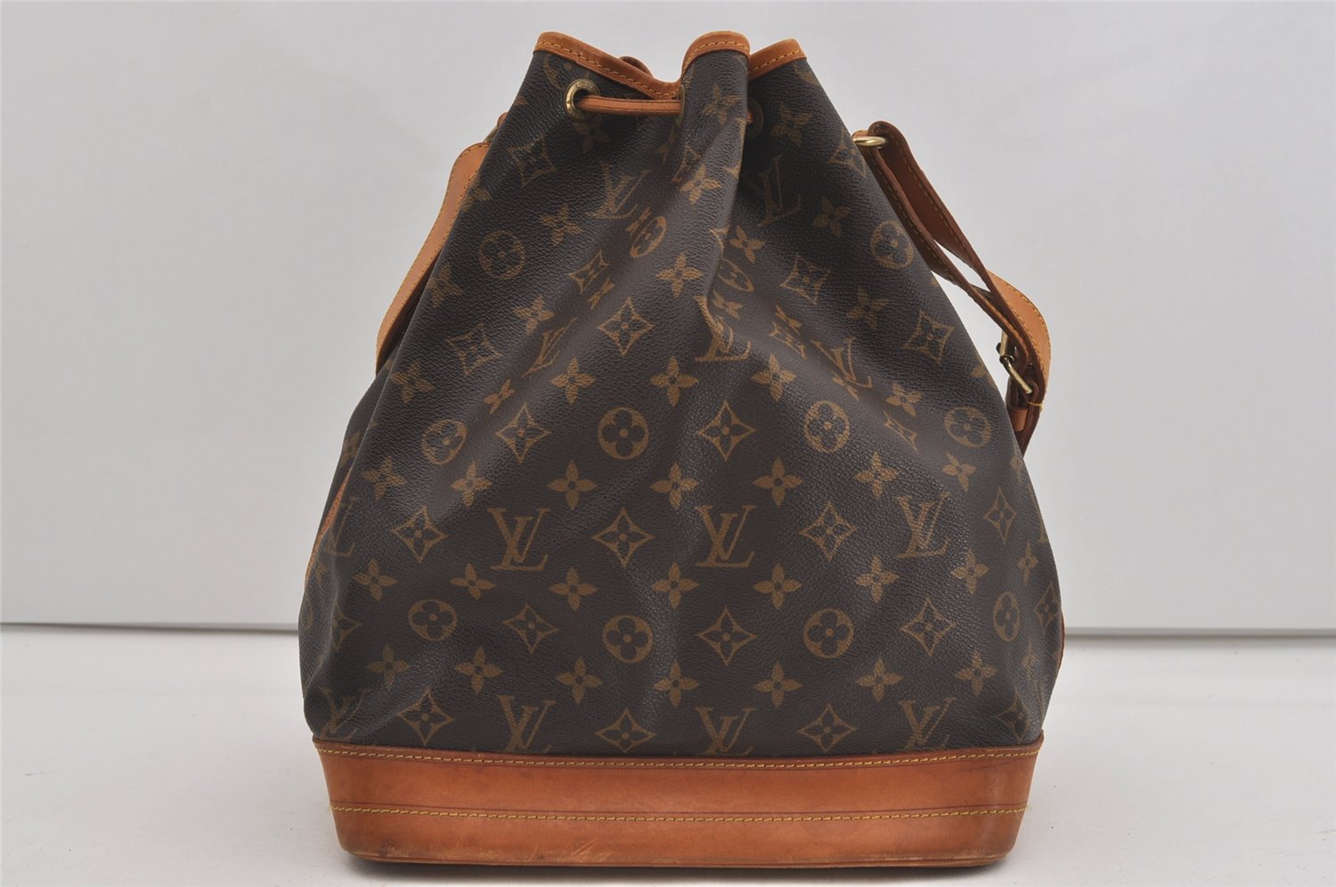 Authentic Louis Vuitton Monogram Noe Shoulder Drawstring Bag M42224 LV 1696I