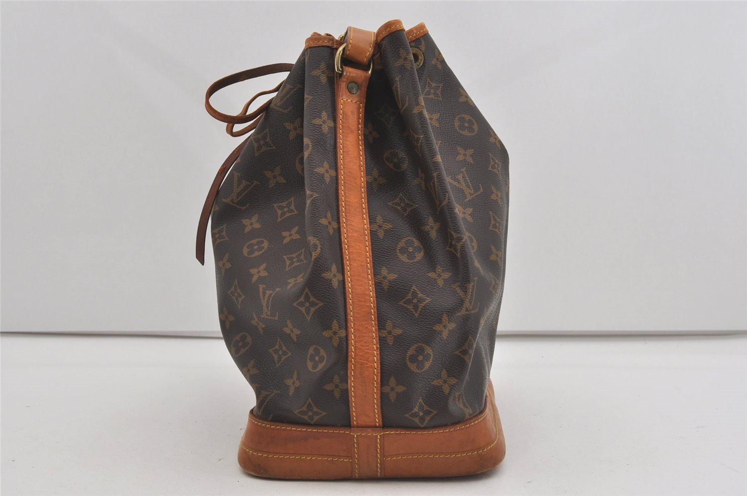 Authentic Louis Vuitton Monogram Noe Shoulder Drawstring Bag M42224 LV 1696I
