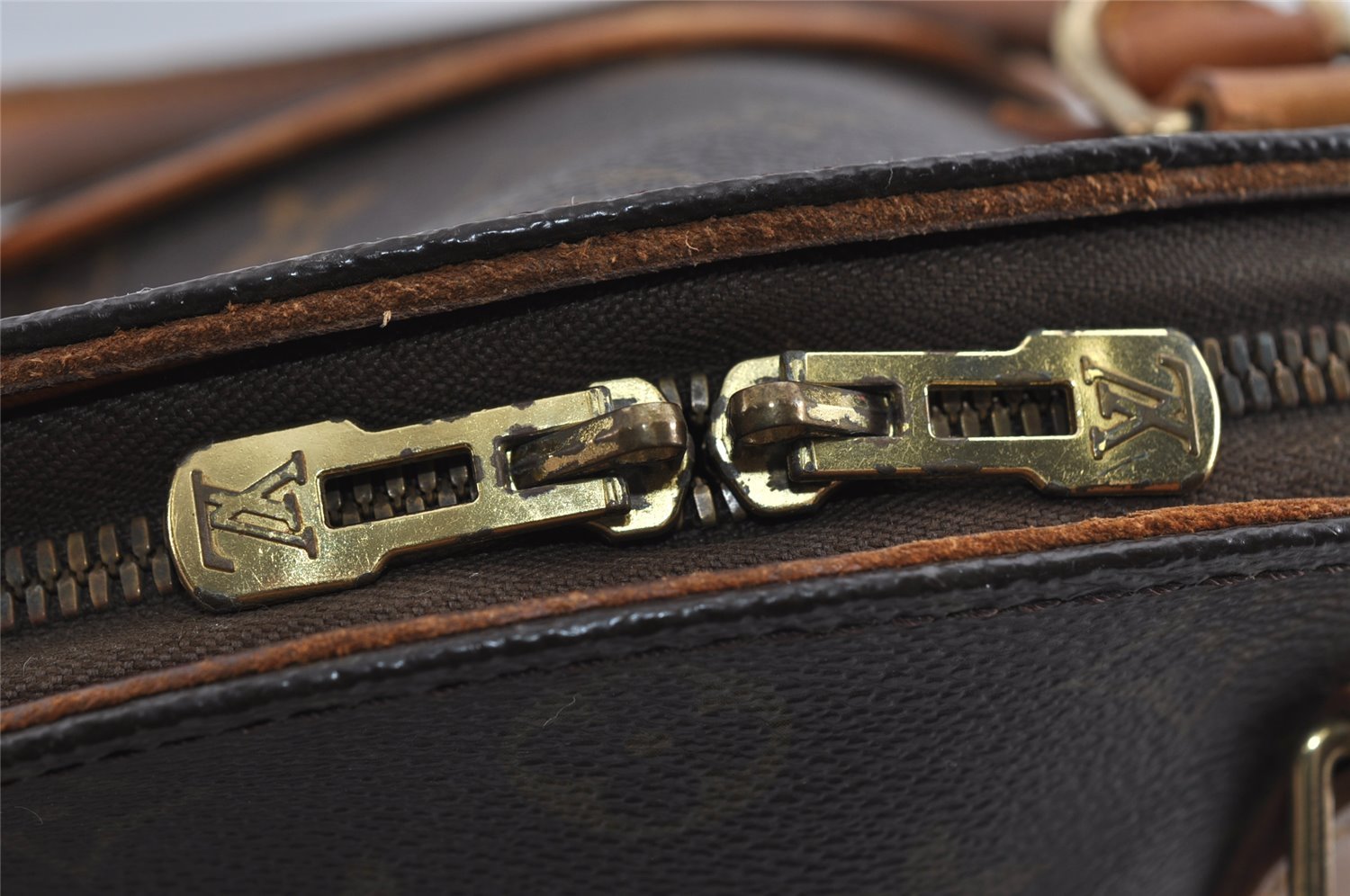 Authentic Louis Vuitton Monogram Ellipse MM Hand Bag M51126 LV 1739I