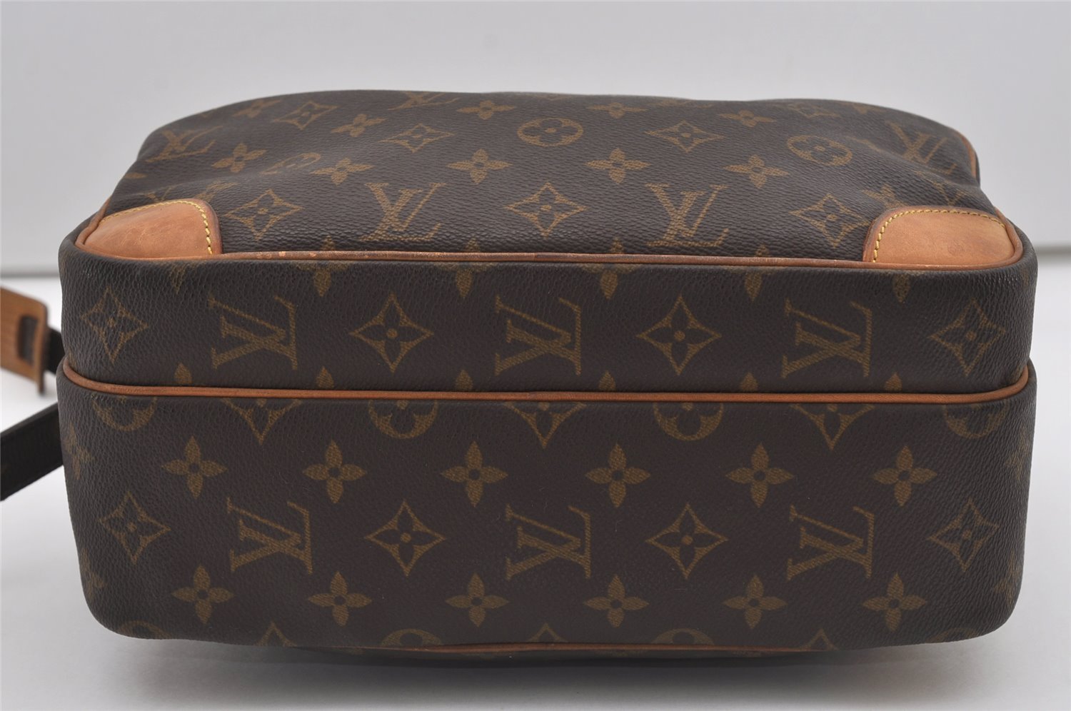 Authentic Louis Vuitton Monogram Nile Shoulder Cross Body Bag M45244 LV 1748I