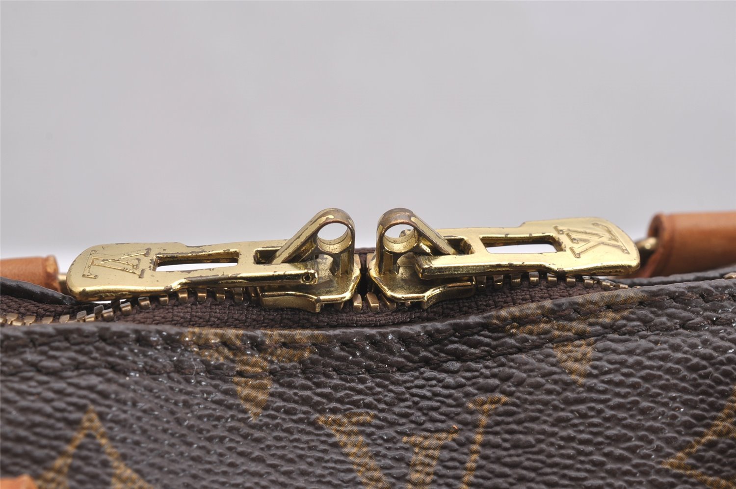 Authentic Louis Vuitton Monogram Alma Hand Bag Purse M51130 LV 1762I