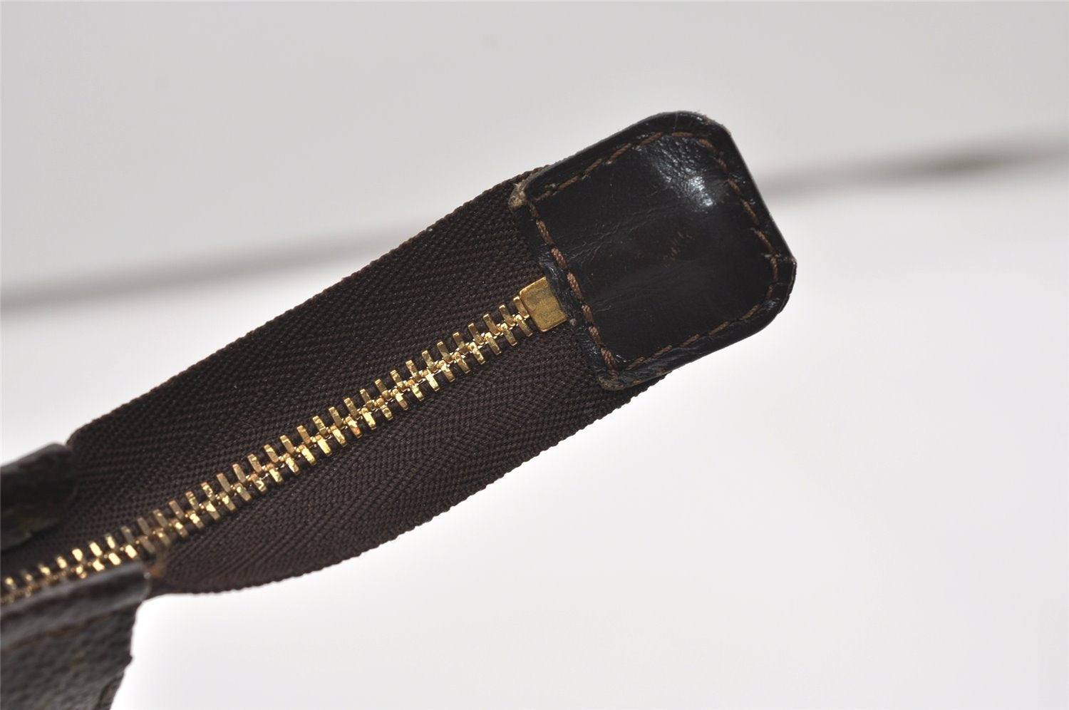 Authentic Louis Vuitton Monogram Poche Toilette 26 M47542 Cosmetics Pouch 1767I