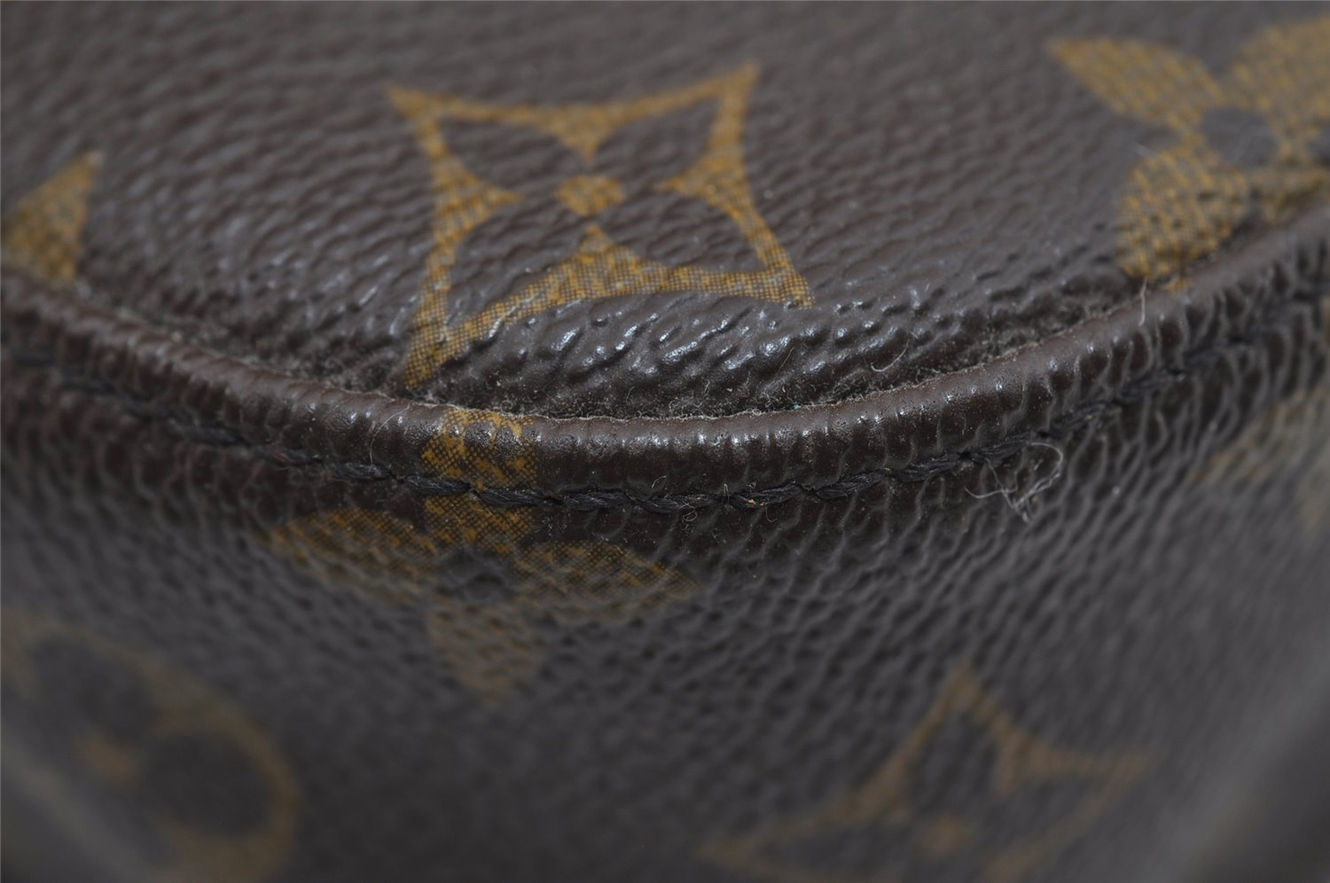 Authentic Louis Vuitton Monogram Saint Cloud MM M51243 Shoulder Cross Bag 1775I