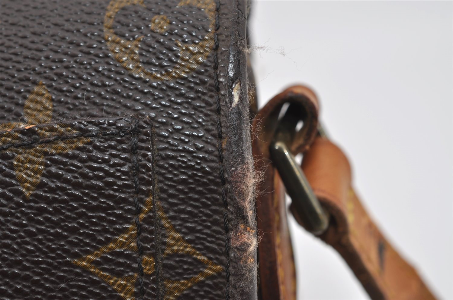 Authentic Louis Vuitton Monogram Saint Cloud MM M51243 Shoulder Cross Bag 1775I