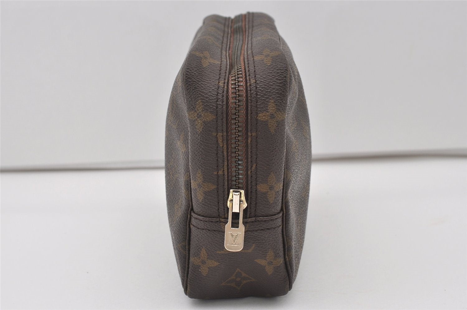 Auth Louis Vuitton Monogram Trousse Toilette 23 Clutch Hand Bag M47524 LV 1781I