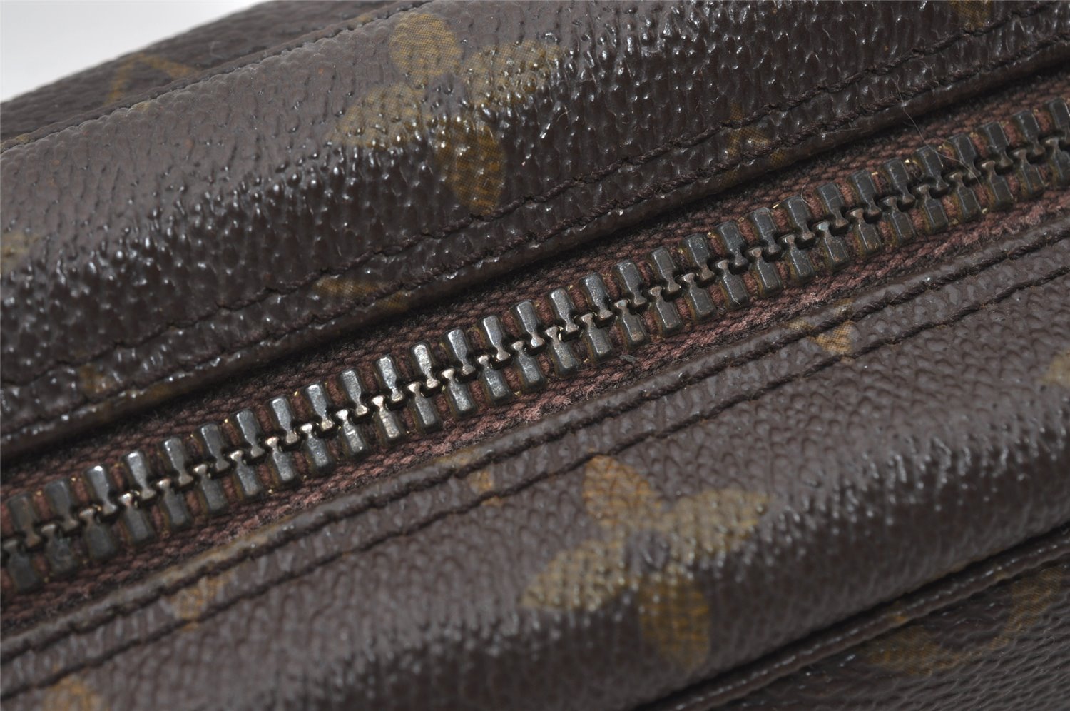 Auth Louis Vuitton Monogram Trousse Toilette 23 Clutch Hand Bag M47524 LV 1781I