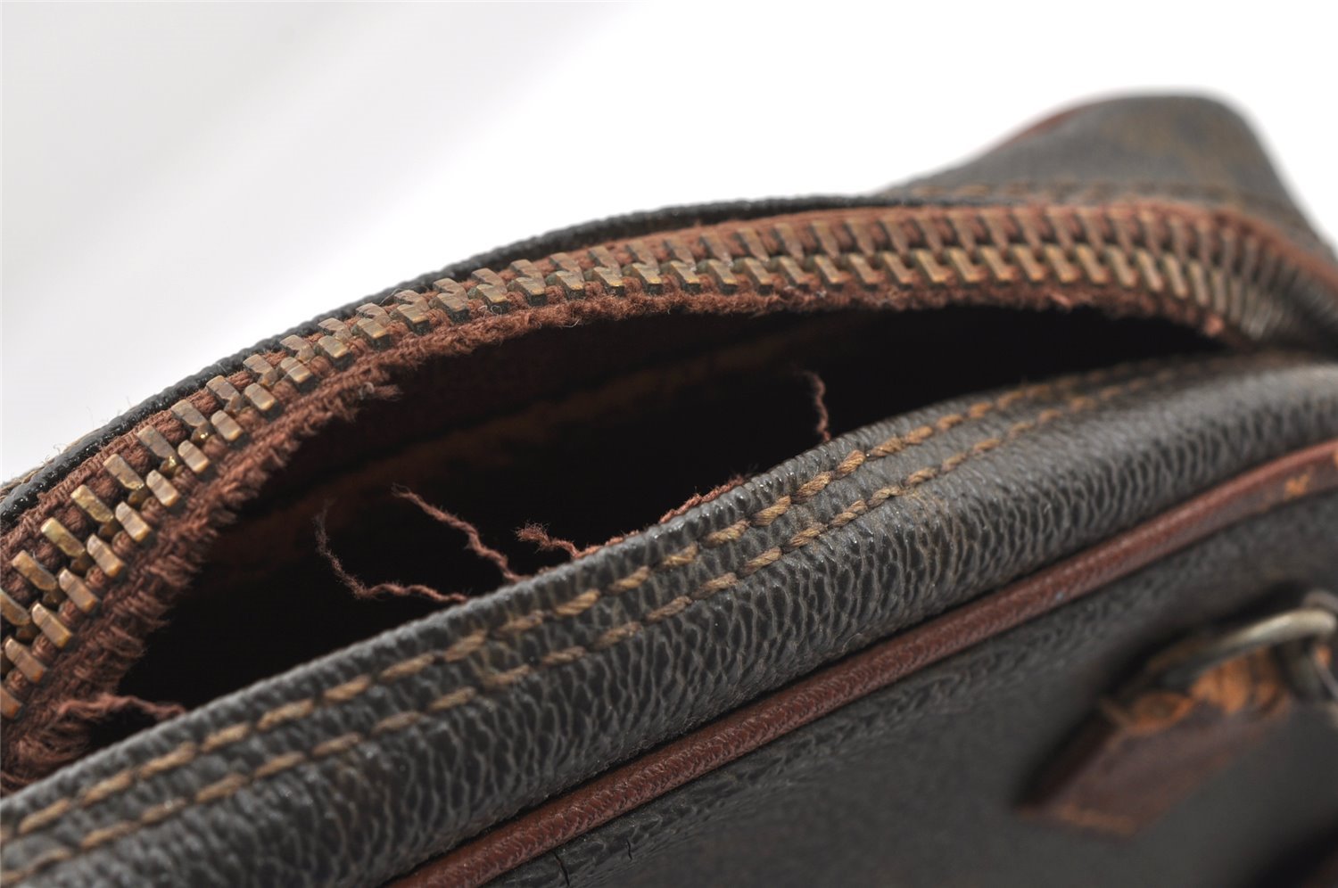 Authentic Louis Vuitton Monogram Danube Shoulder Cross Bag Old Model Junk 1788I