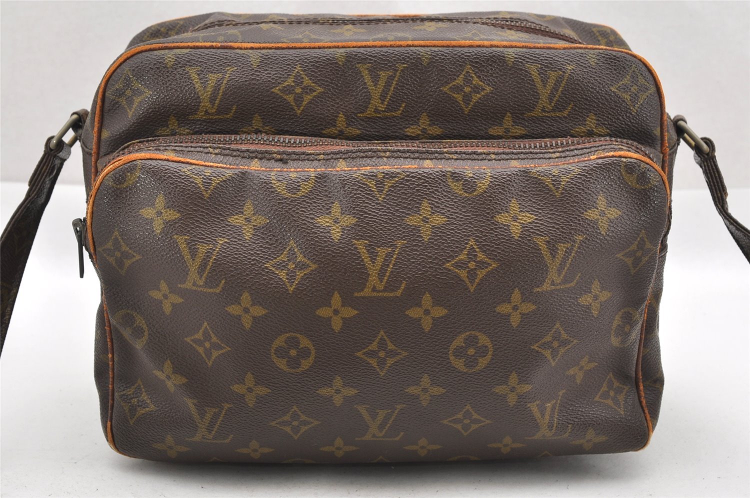 Authentic Louis Vuitton Monogram Nile Shoulder Cross Body Bag Old Model LV 1791I