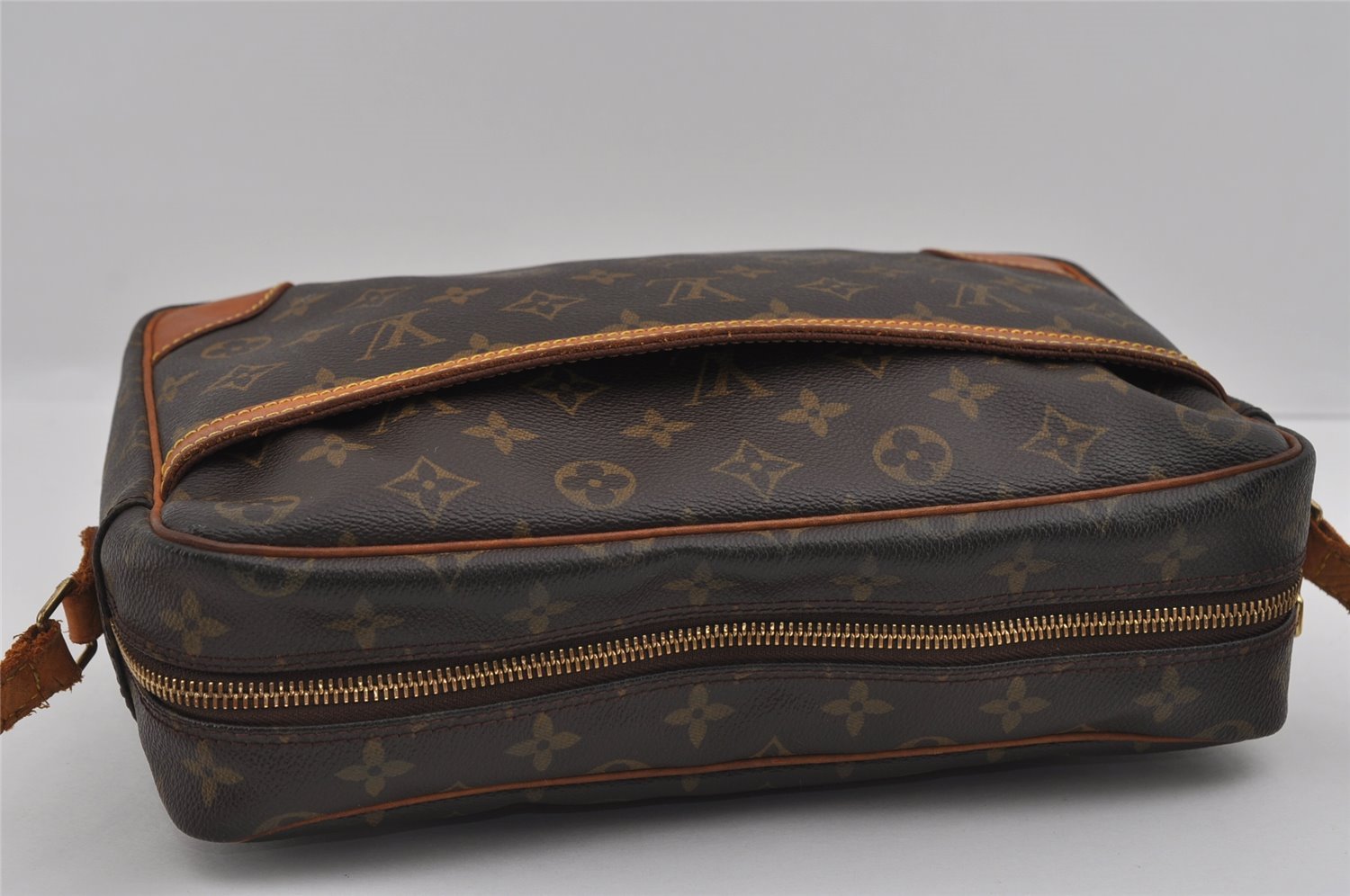 Authentic Louis Vuitton Monogram Trocadero 30 Shoulder Cross Bag M51272 LV 1793I