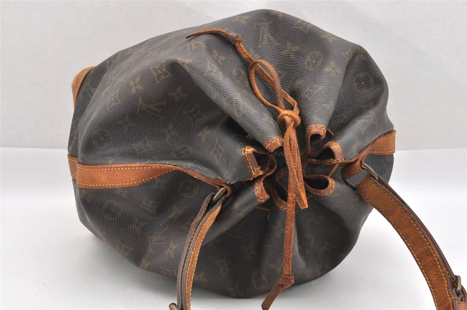 Authentic Louis Vuitton Monogram Noe Shoulder Drawstring Bag M42224 LV 1805I