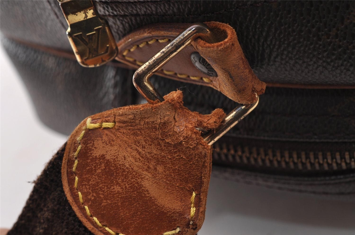 Authentic Louis Vuitton Monogram Reporter PM Shoulder Bag M45254 Junk 1807I